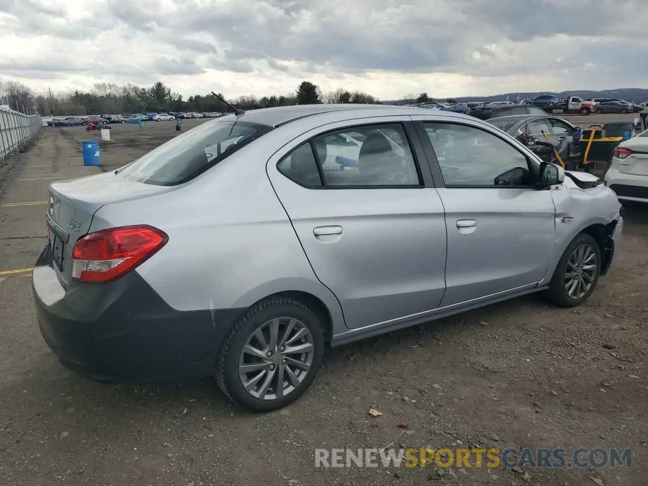 3 fotografías del automóvil dañado ML32F3FJXKHF18491 MITSUBISHI MIRAGE 2019