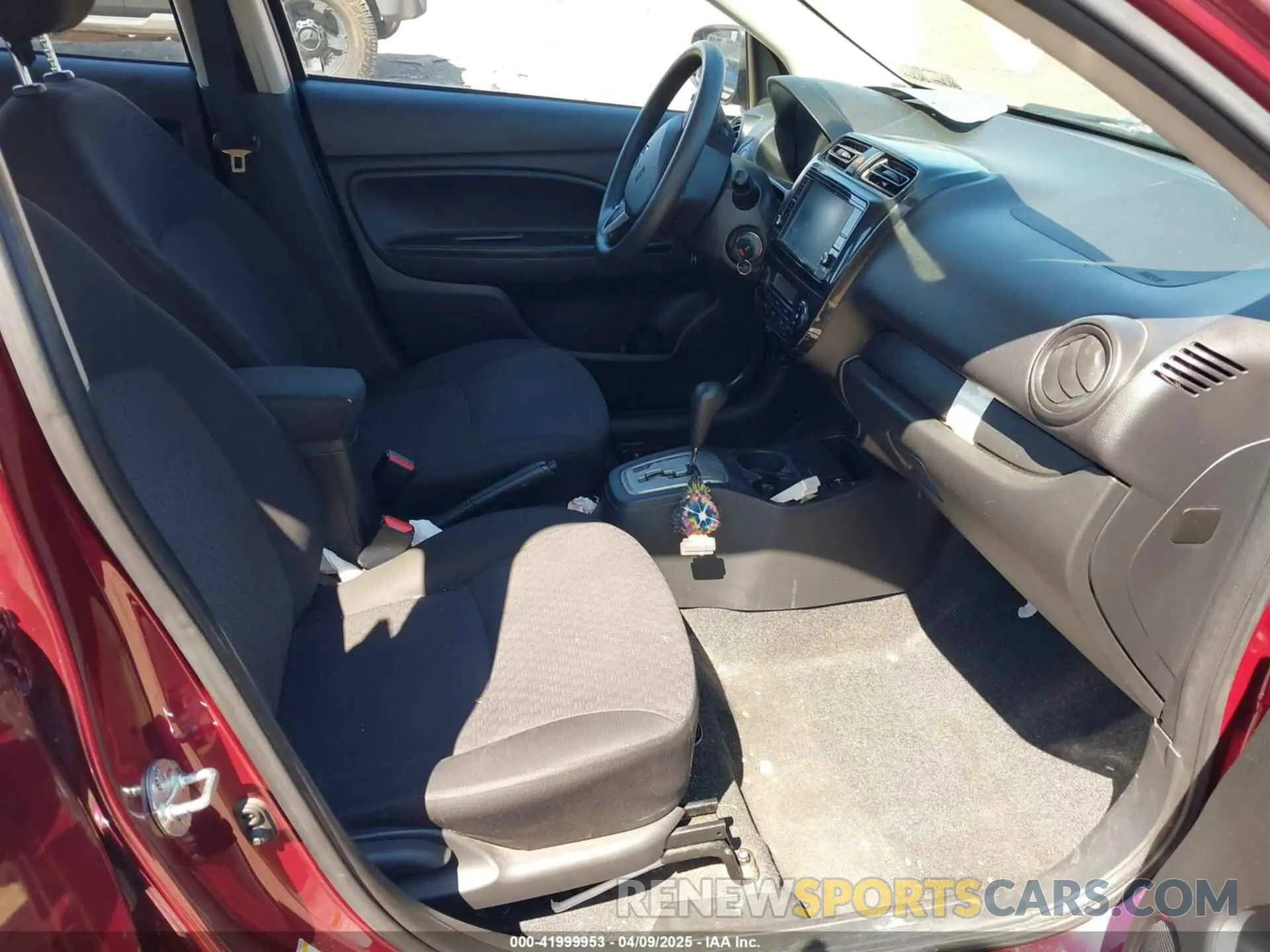 5 fotografías del automóvil dañado ML32A3HJ3LH010566 MITSUBISHI MIRAGE 2020