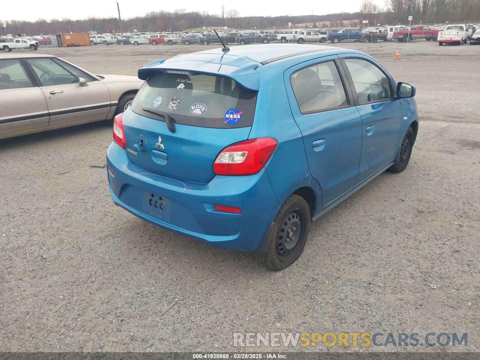 4 fotografías del automóvil dañado ML32A3HJXLH001685 MITSUBISHI MIRAGE 2020