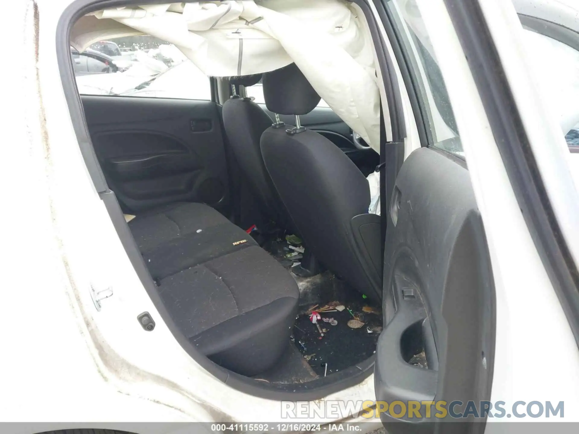 8 fotografías del automóvil dañado ML32A3HJXLH006451 MITSUBISHI MIRAGE 2020