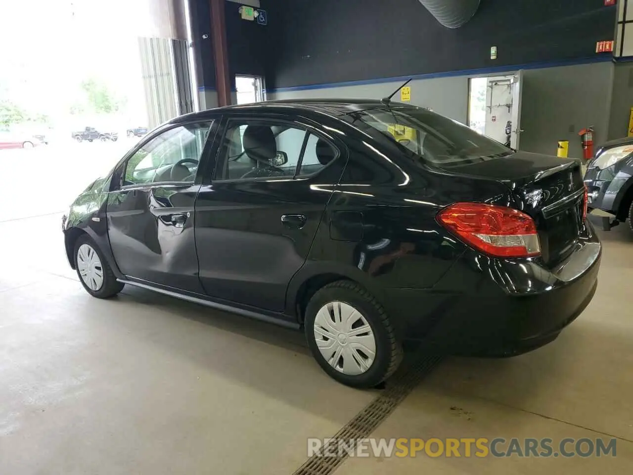 2 fotografías del automóvil dañado ML32F3FJXLHF11106 MITSUBISHI MIRAGE 2020