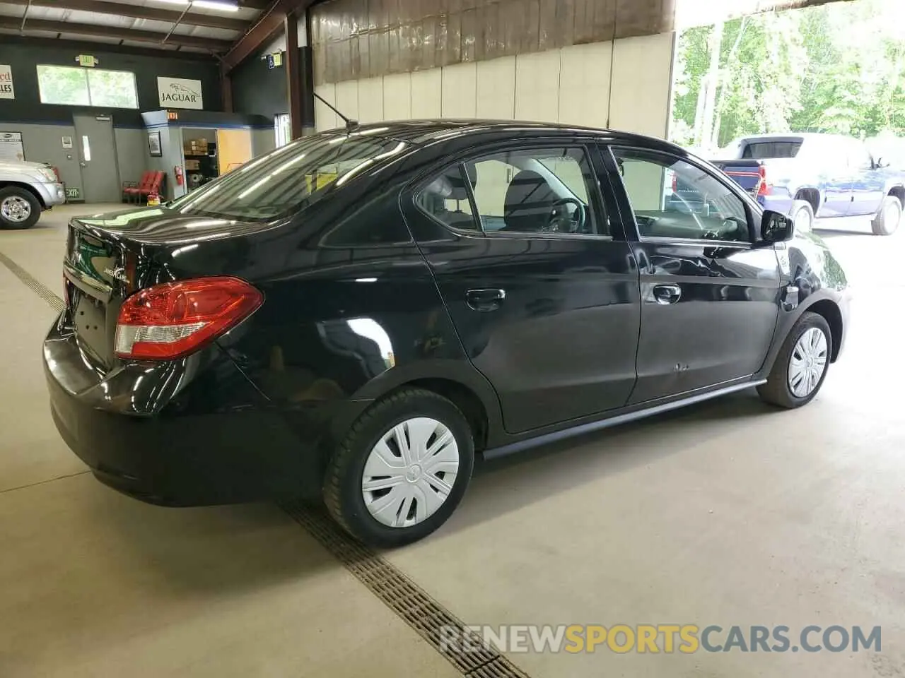 3 fotografías del automóvil dañado ML32F3FJXLHF11106 MITSUBISHI MIRAGE 2020