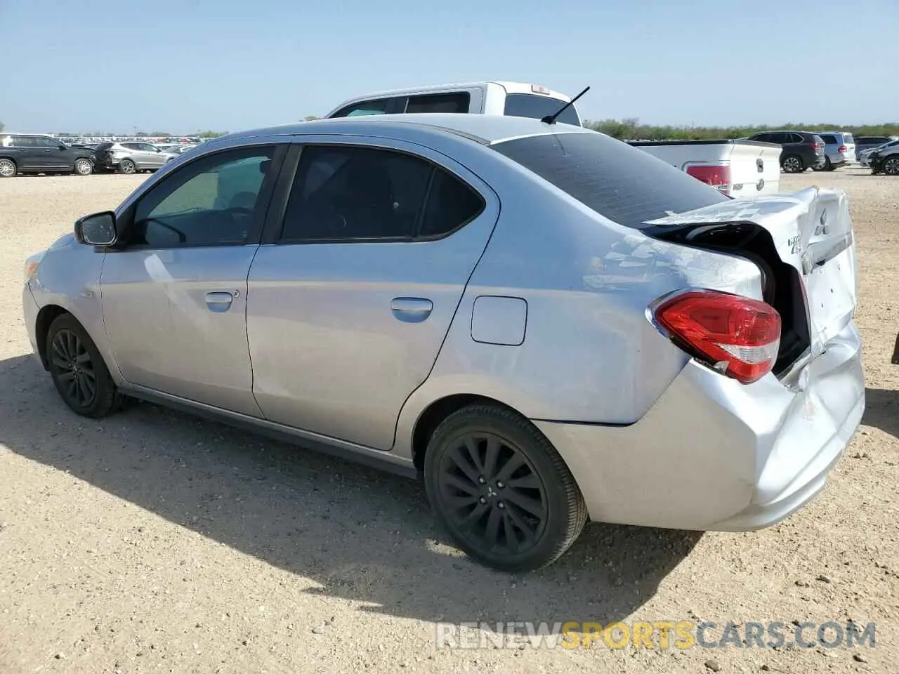 2 fotografías del automóvil dañado ML32F4FJ6LHF09326 MITSUBISHI MIRAGE 2020