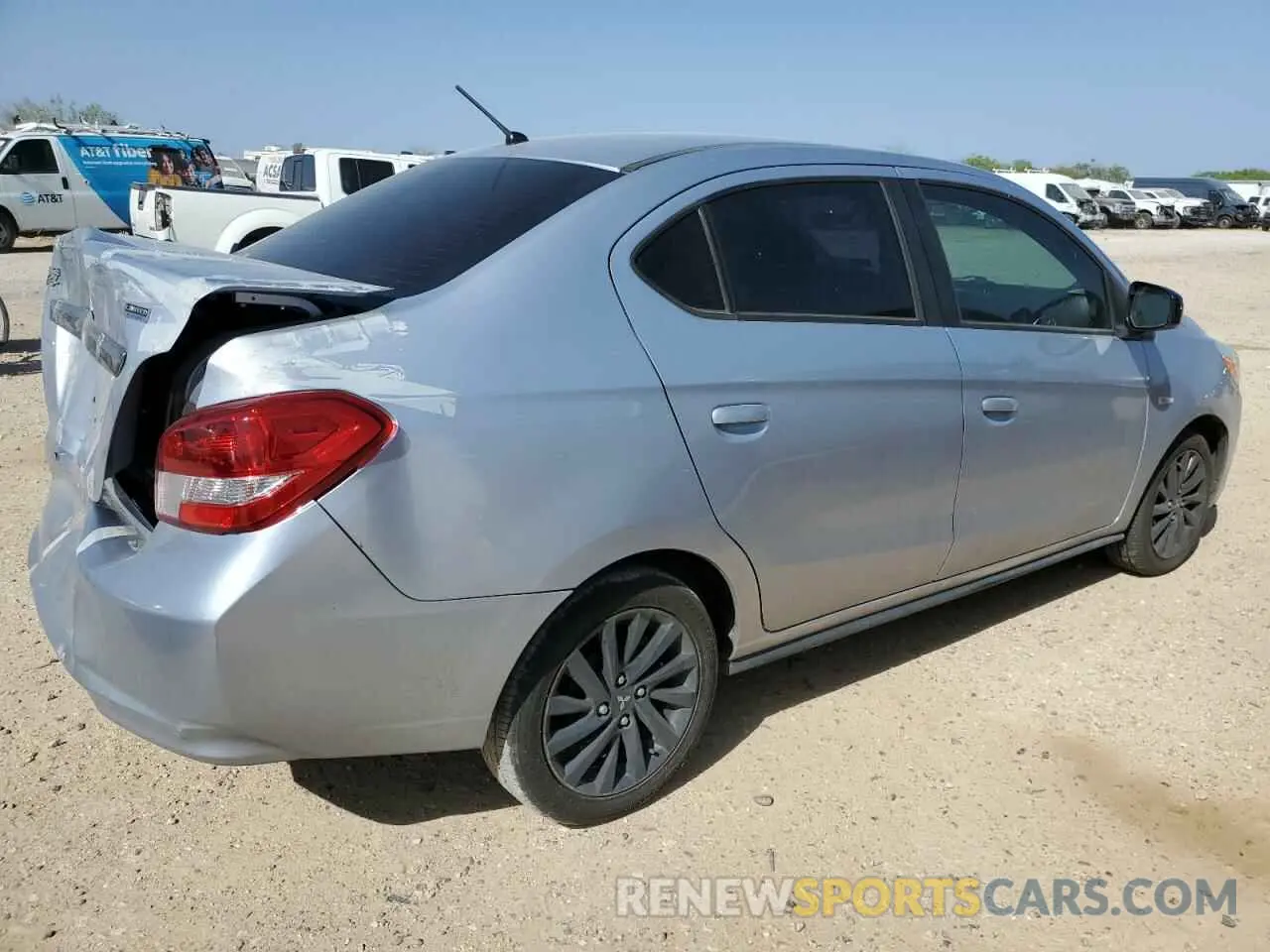 3 fotografías del automóvil dañado ML32F4FJ6LHF09326 MITSUBISHI MIRAGE 2020
