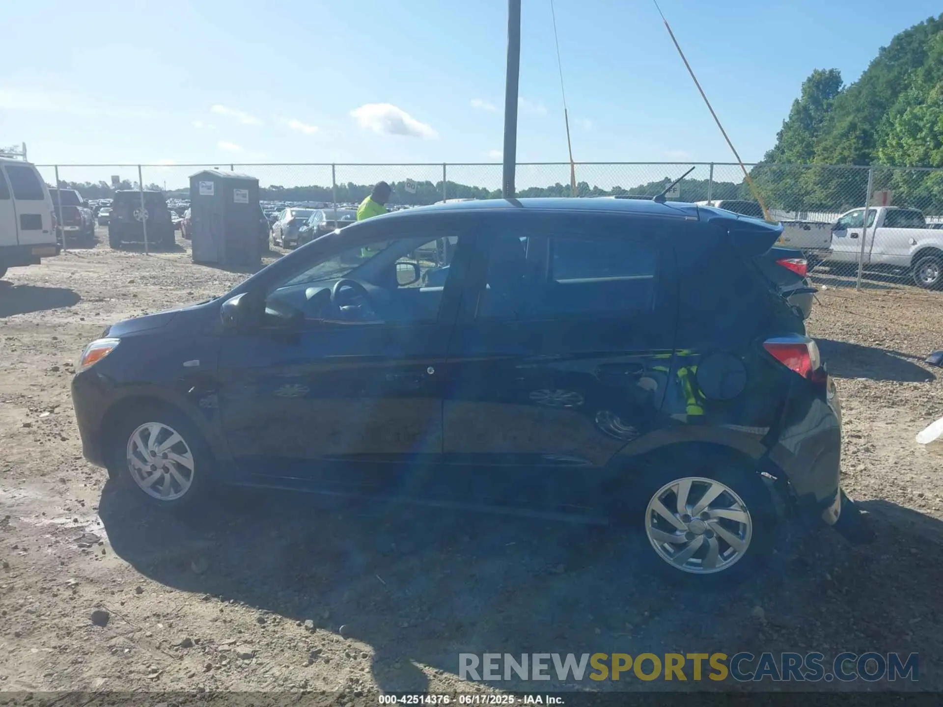 14 fotografías del automóvil dañado ML32AUHJ3MH004323 MITSUBISHI MIRAGE 2021
