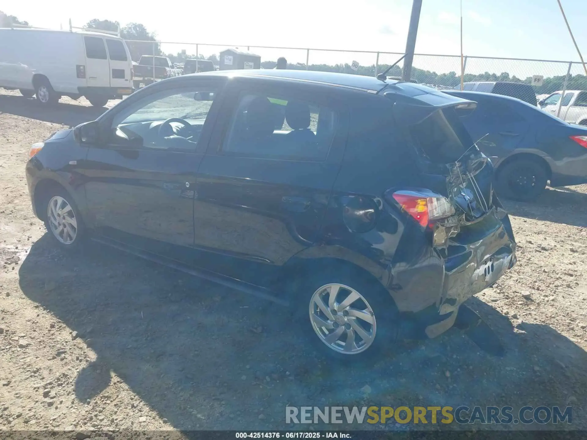 3 fotografías del automóvil dañado ML32AUHJ3MH004323 MITSUBISHI MIRAGE 2021