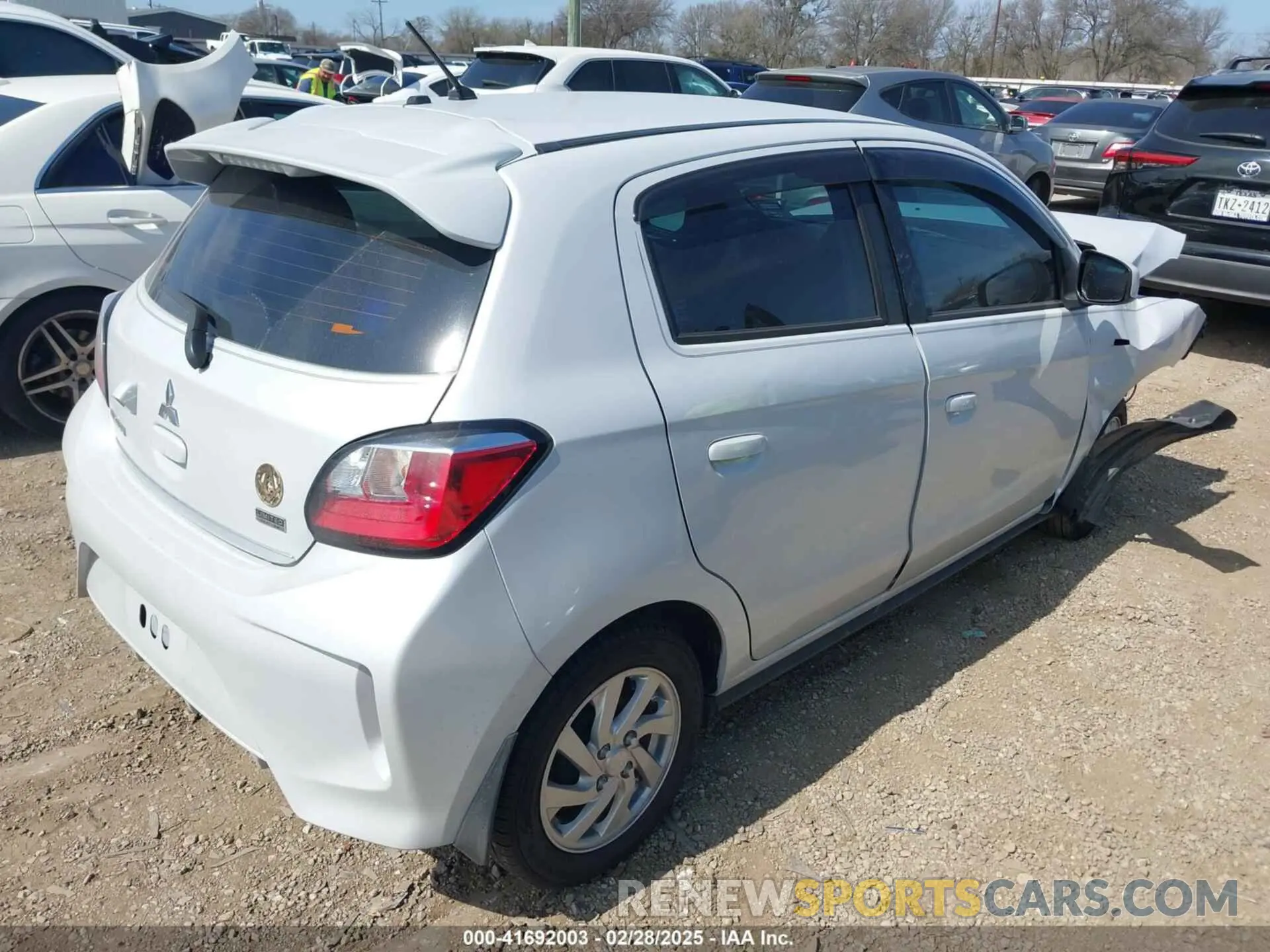 4 fotografías del automóvil dañado ML32AUHJ3MH008548 MITSUBISHI MIRAGE 2021