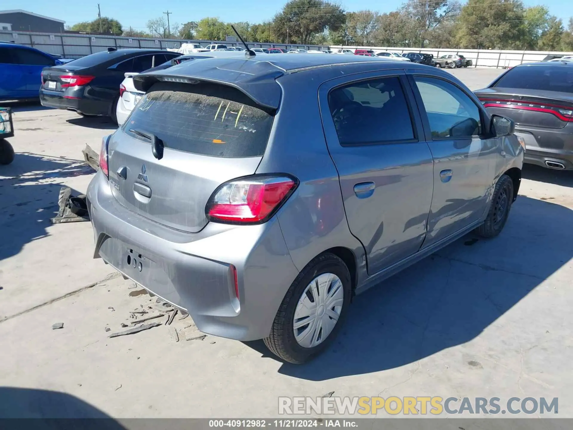 4 fotografías del automóvil dañado ML32AUHJ5MH012925 MITSUBISHI MIRAGE 2021