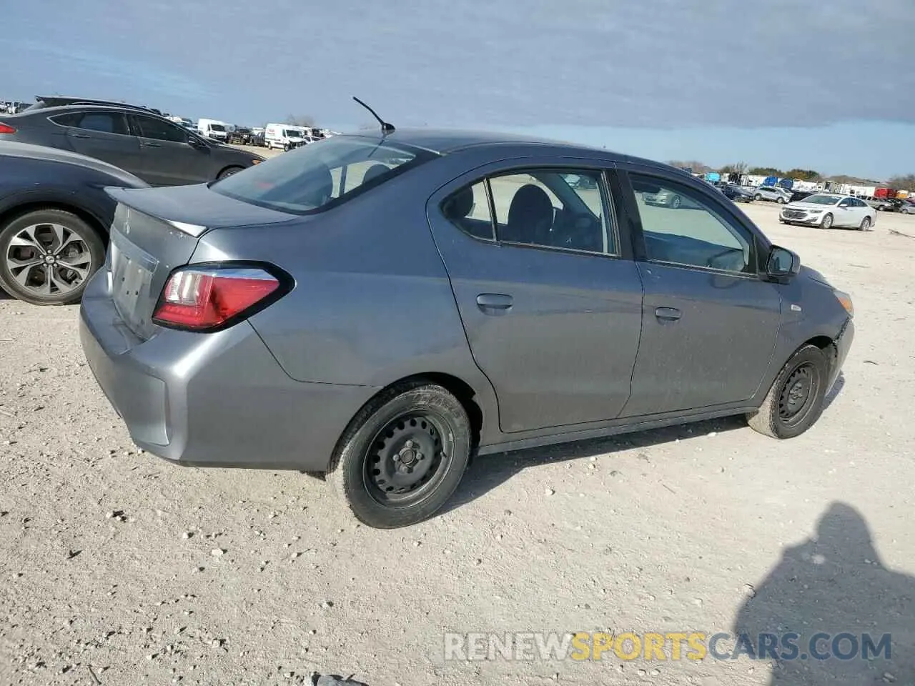 3 fotografías del automóvil dañado ML32FUFJ4MHF03428 MITSUBISHI MIRAGE 2021