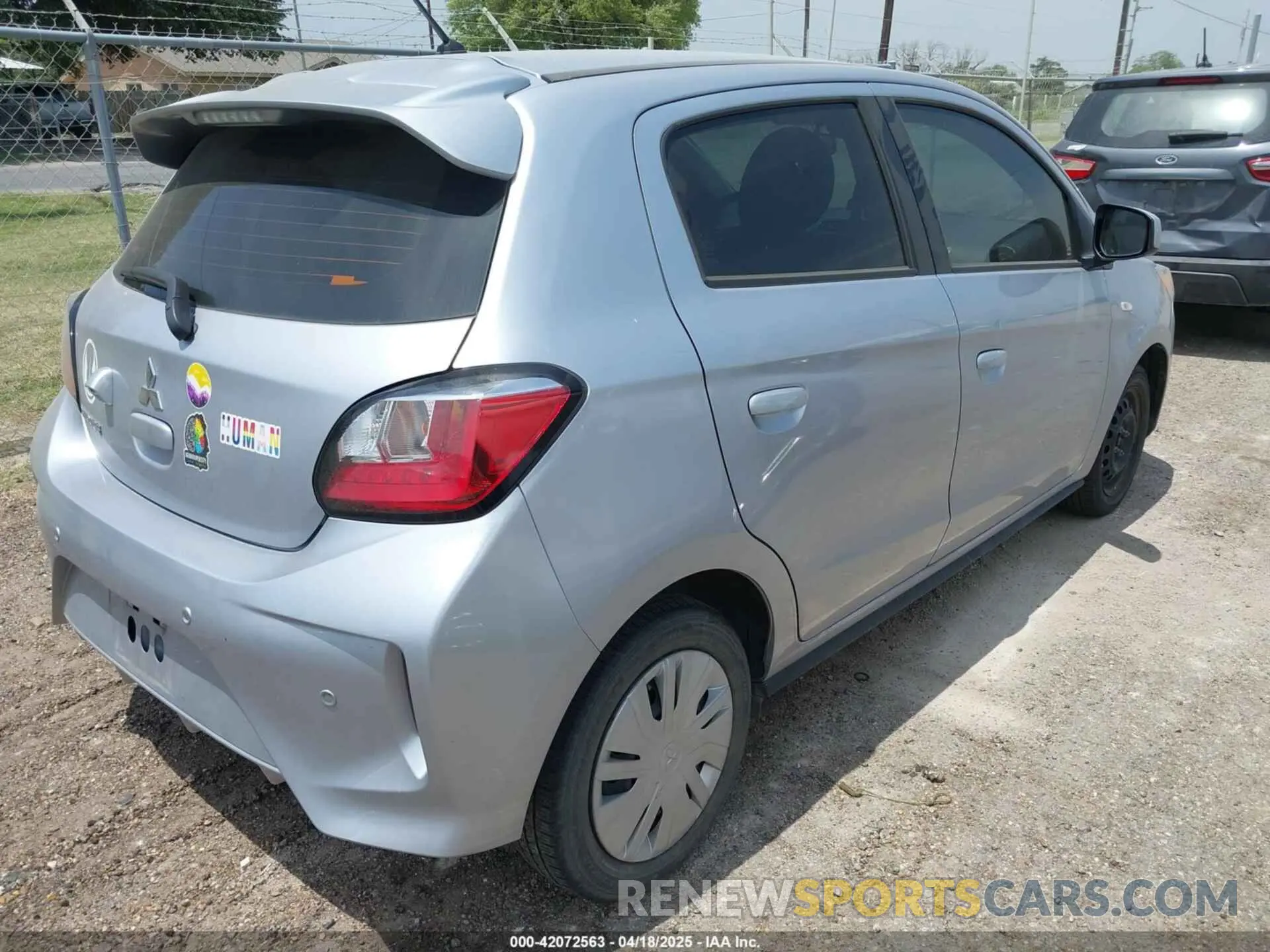 4 fotografías del automóvil dañado ML32AUHJ1NH007979 MITSUBISHI MIRAGE 2022