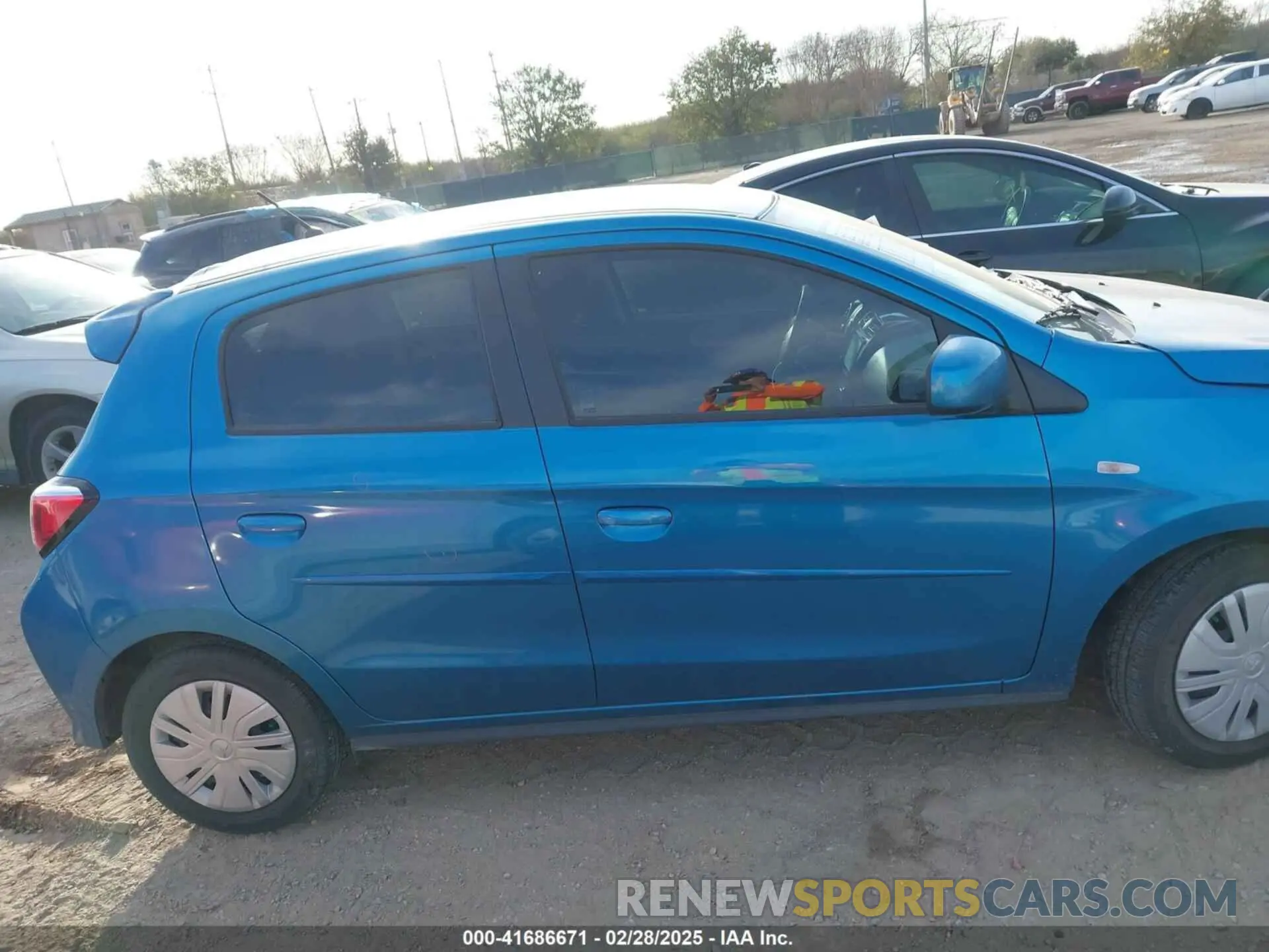 13 fotografías del automóvil dañado ML32AUHJXNH007589 MITSUBISHI MIRAGE 2022