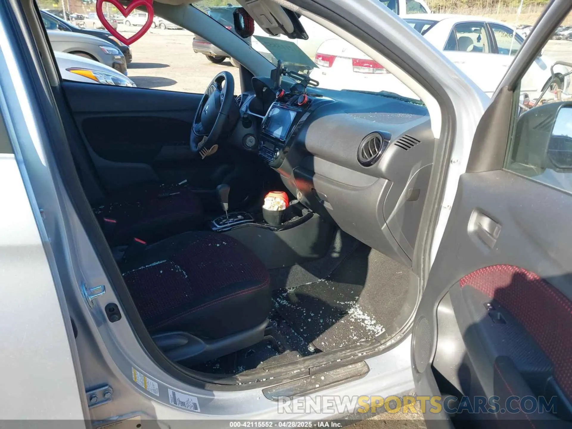 5 fotografías del automóvil dañado ML32AWHJ1NH006102 MITSUBISHI MIRAGE 2022
