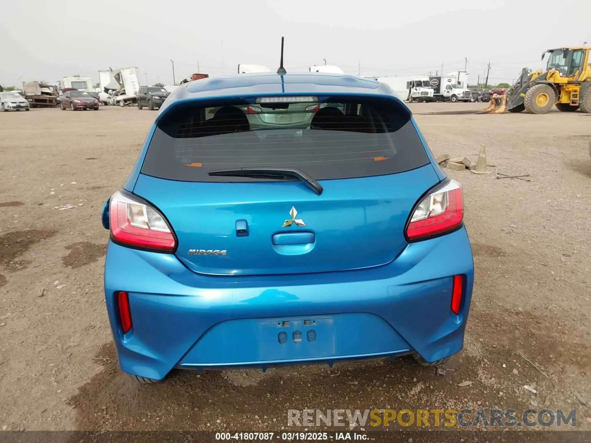 17 fotografías del automóvil dañado ML32AUHJ9PH001866 MITSUBISHI MIRAGE 2023