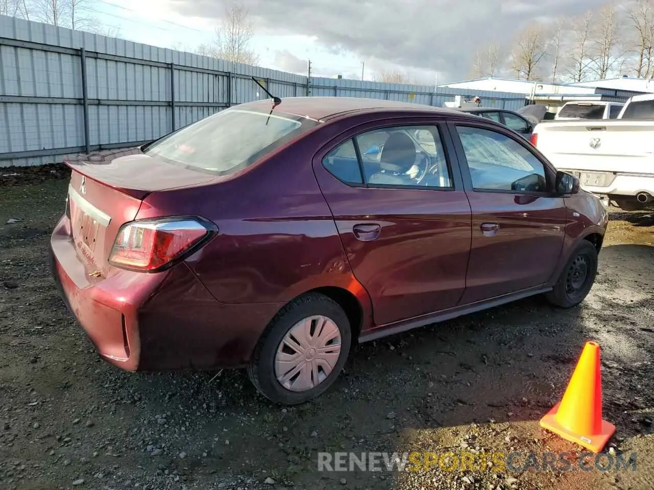 3 fotografías del automóvil dañado ML32FUFJ1PHF05674 MITSUBISHI MIRAGE 2023