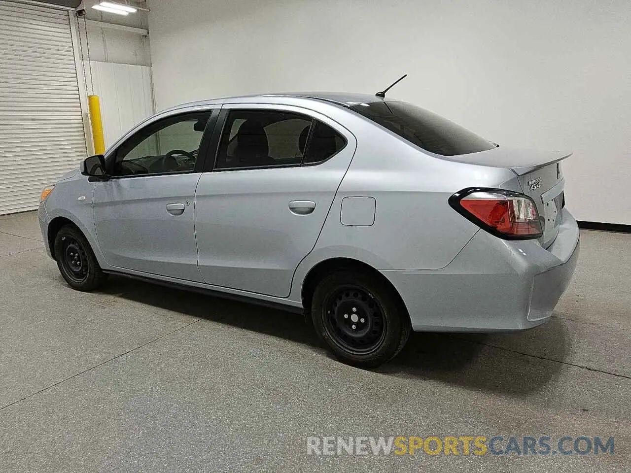 2 fotografías del automóvil dañado ML32FUFJ4PHF02333 MITSUBISHI MIRAGE 2023