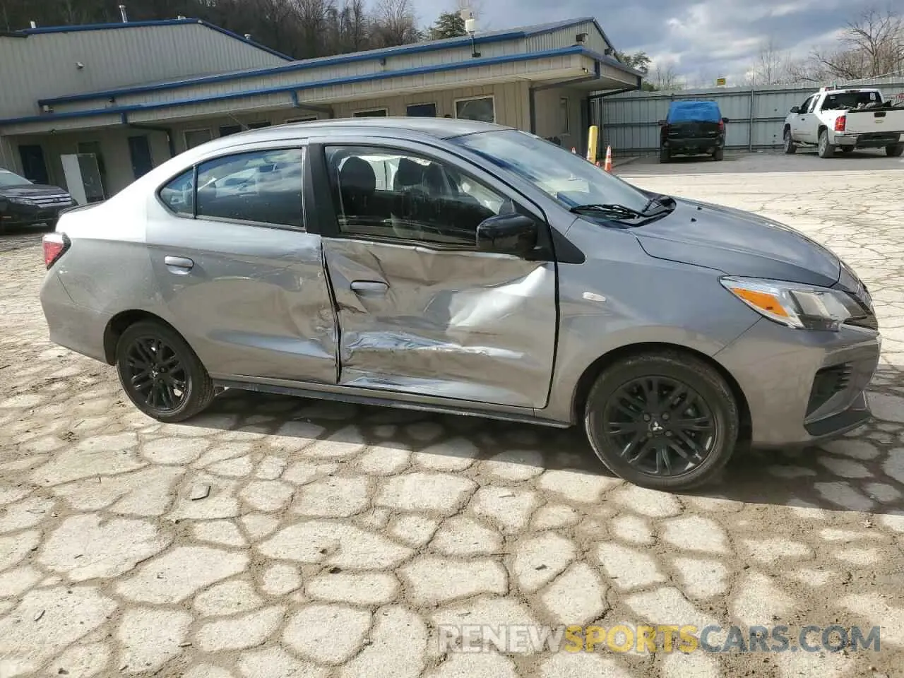 4 fotografías del automóvil dañado ML32FUFJ7PHF03542 MITSUBISHI MIRAGE 2023