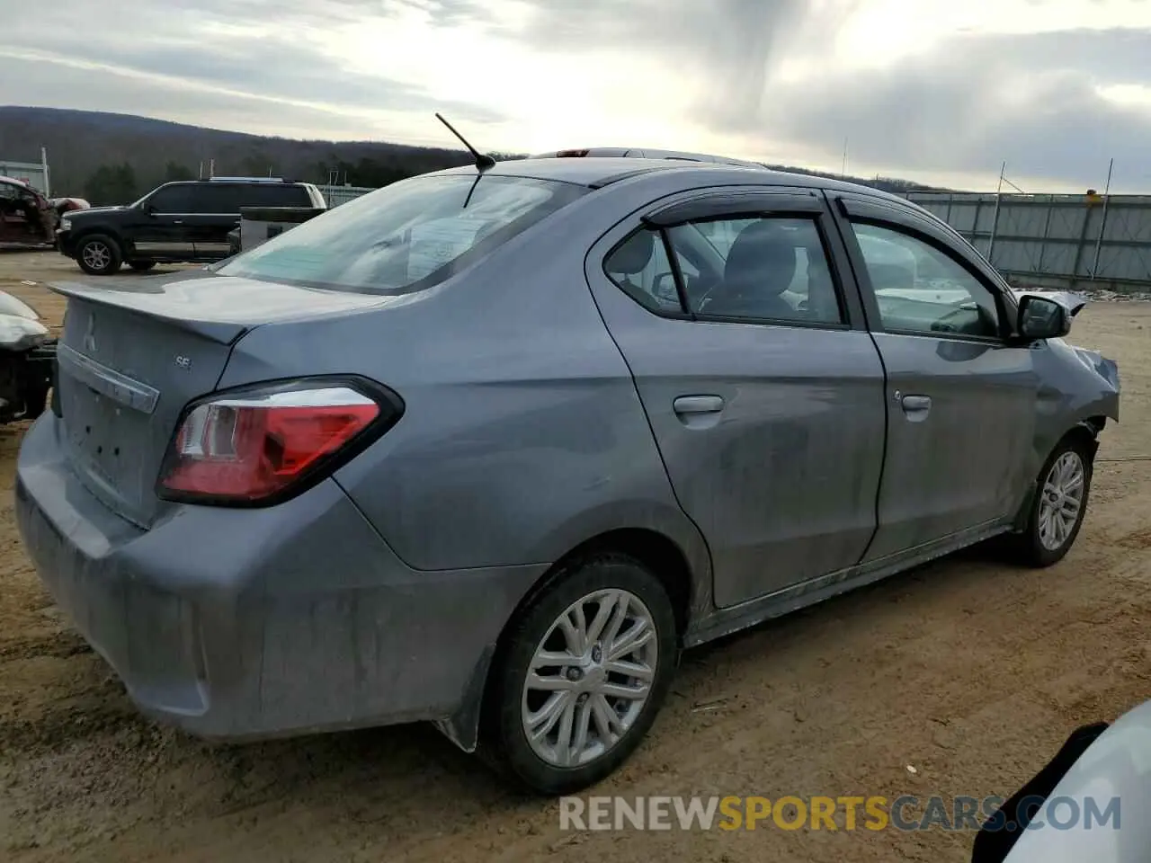 3 fotografías del automóvil dañado ML32FVFJ2PHF05284 MITSUBISHI MIRAGE 2023