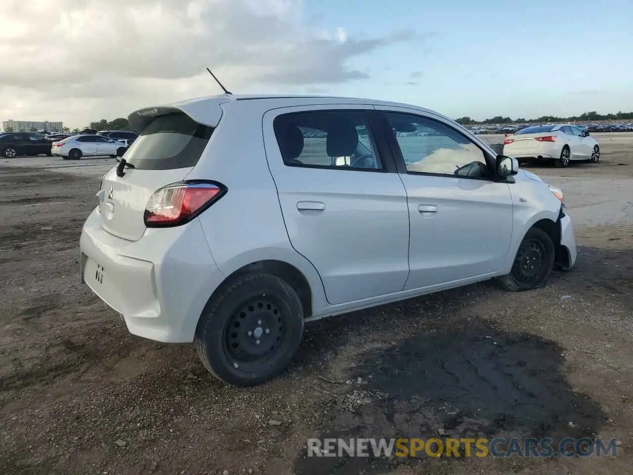 3 fotografías del automóvil dañado ML32AUHJ0RH000446 MITSUBISHI MIRAGE 2024