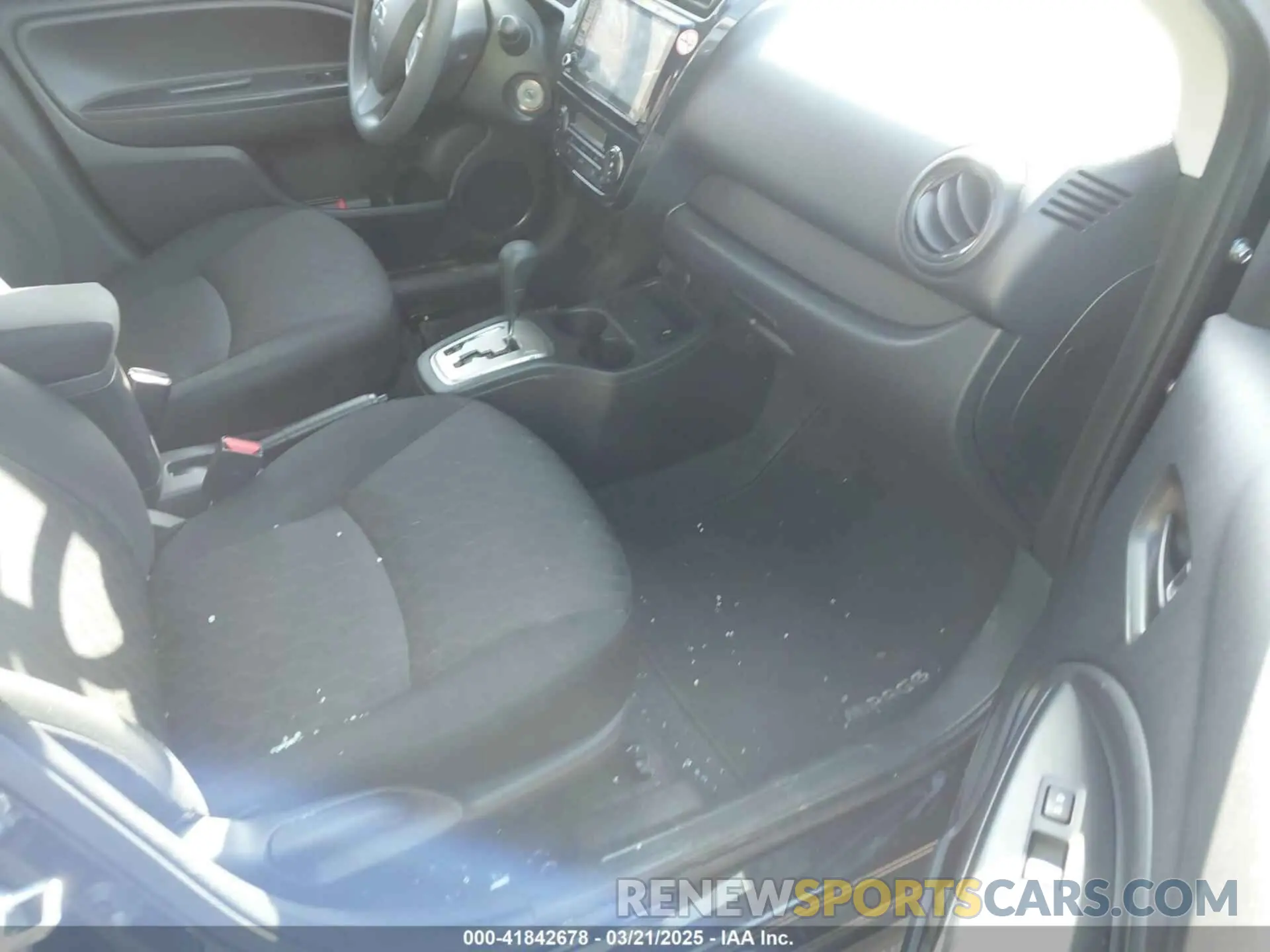 5 fotografías del automóvil dañado ML32AUHJ0RH010443 MITSUBISHI MIRAGE 2024