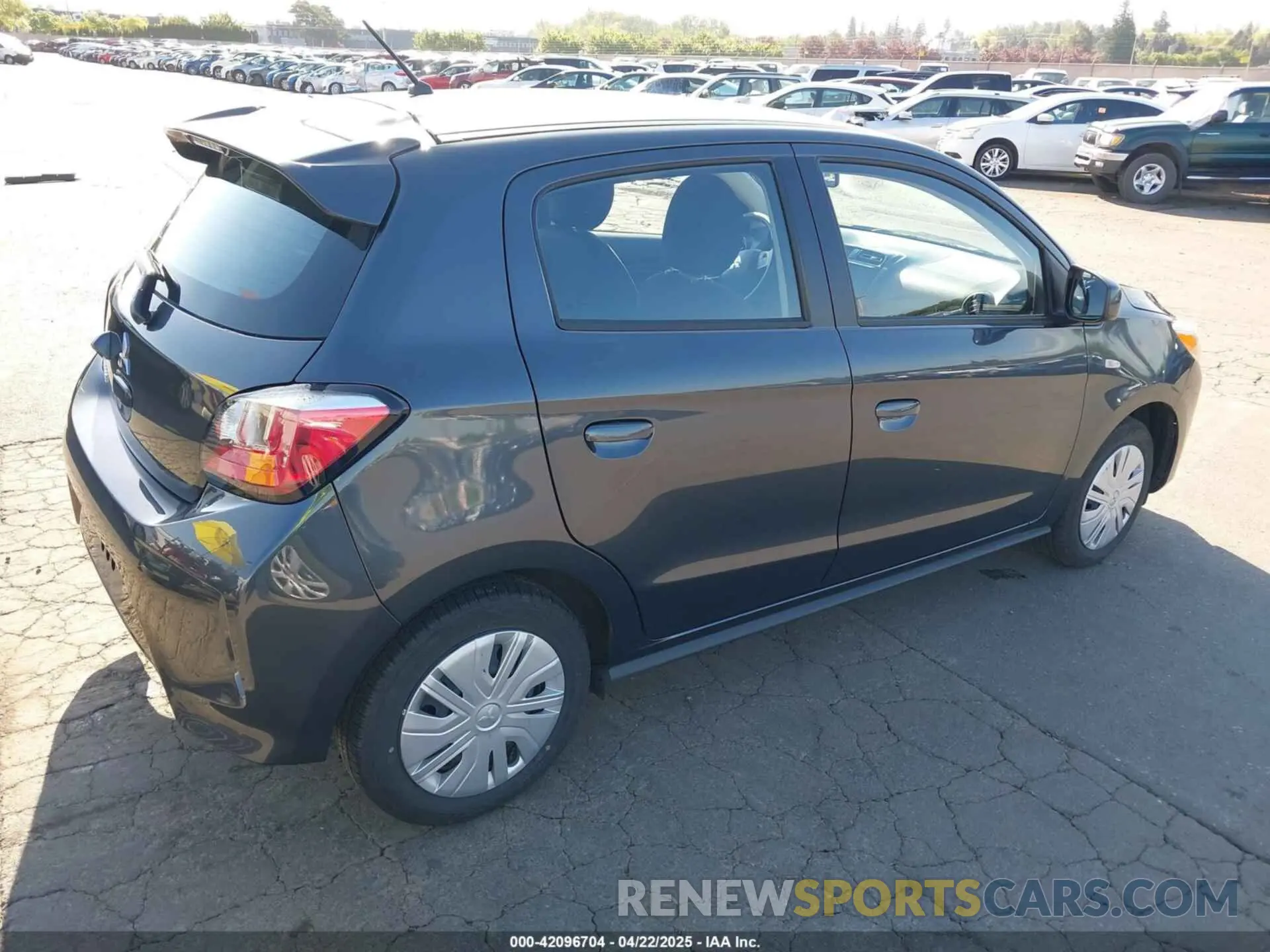4 fotografías del automóvil dañado ML32AUHJ0RH012953 MITSUBISHI MIRAGE 2024