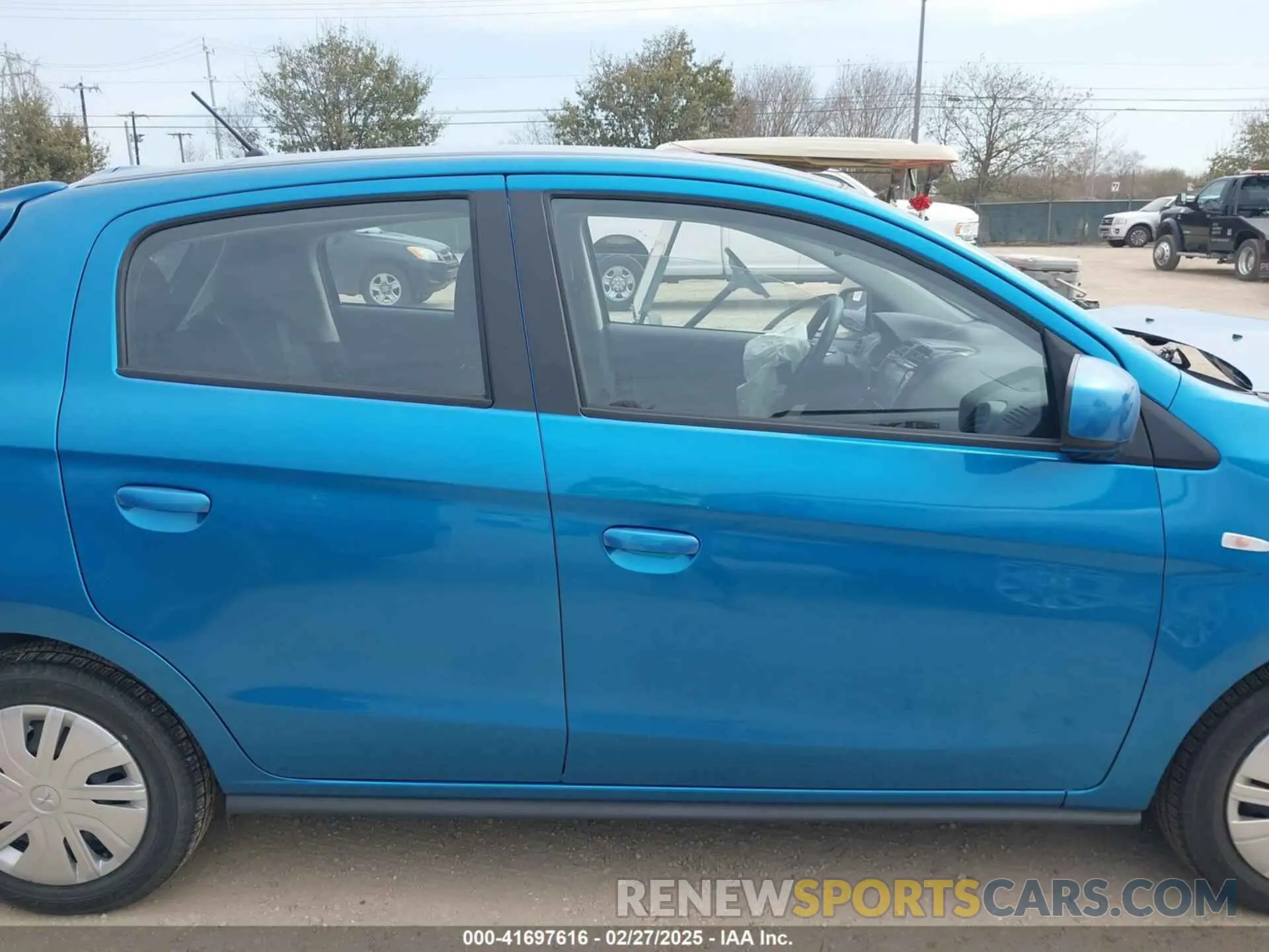 13 fotografías del automóvil dañado ML32AUHJ0RH017974 MITSUBISHI MIRAGE 2024