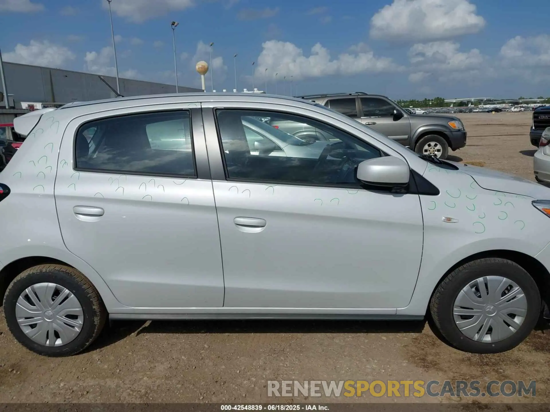 13 fotografías del automóvil dañado ML32AUHJ0RH024777 MITSUBISHI MIRAGE 2024