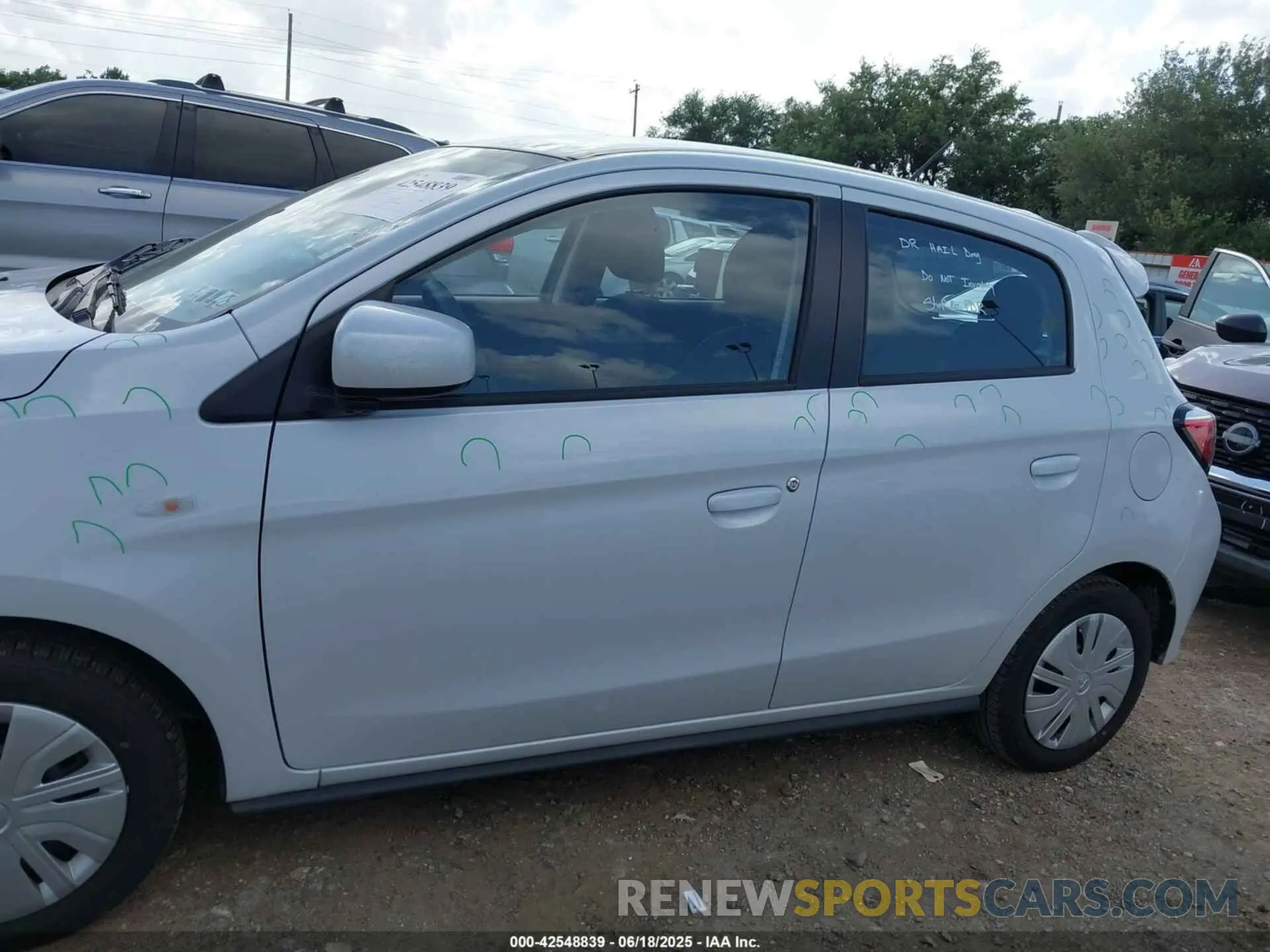 14 fotografías del automóvil dañado ML32AUHJ0RH024777 MITSUBISHI MIRAGE 2024