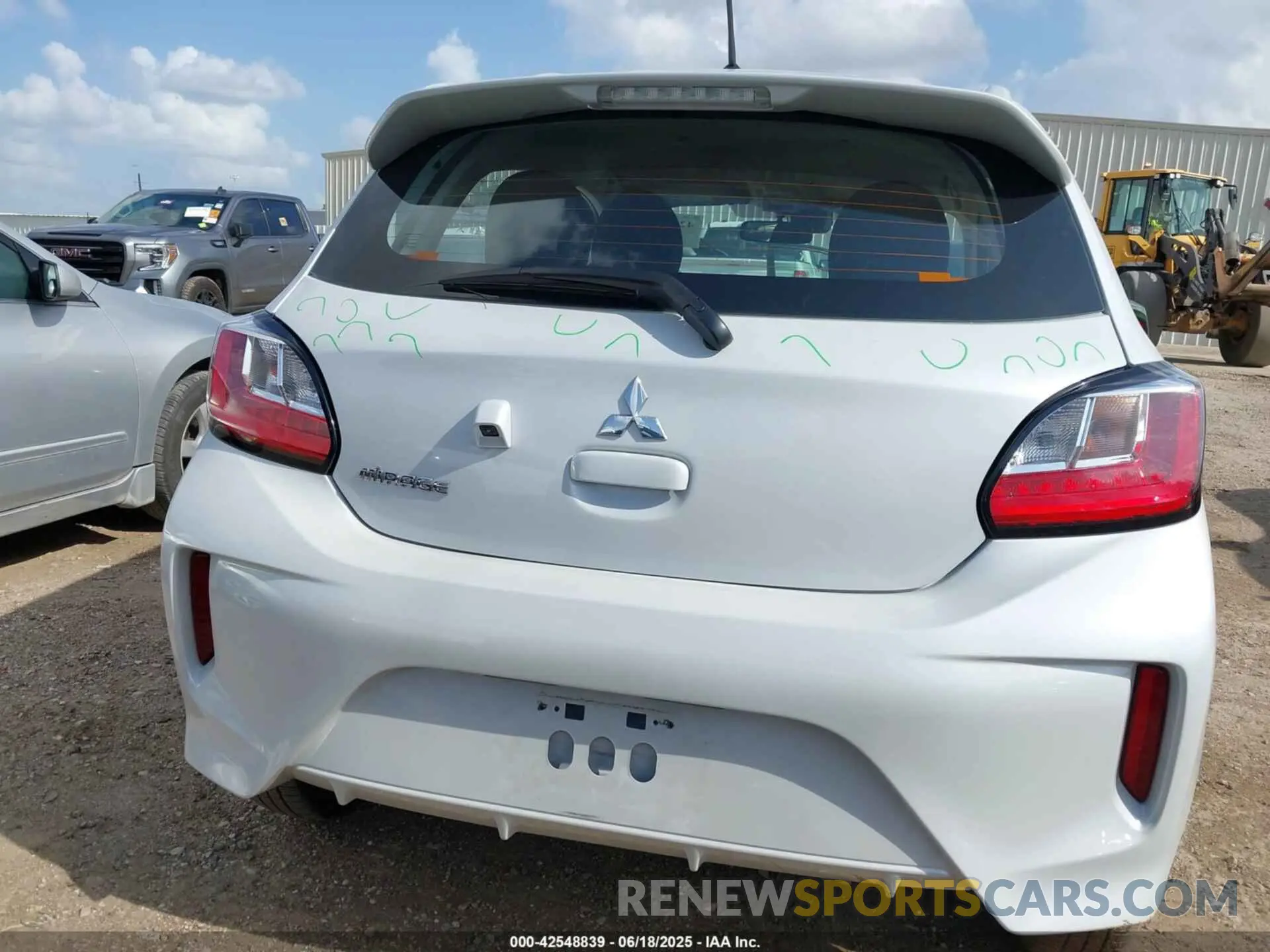 16 fotografías del automóvil dañado ML32AUHJ0RH024777 MITSUBISHI MIRAGE 2024