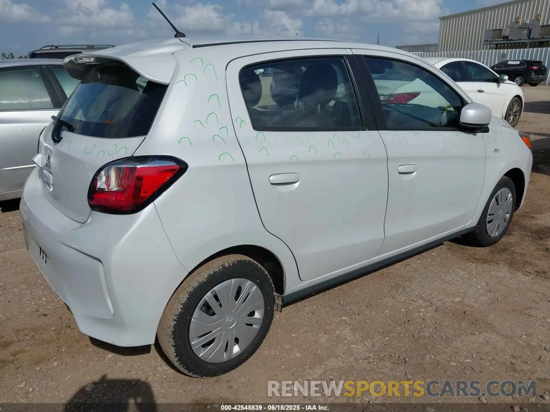 4 fotografías del automóvil dañado ML32AUHJ0RH024777 MITSUBISHI MIRAGE 2024