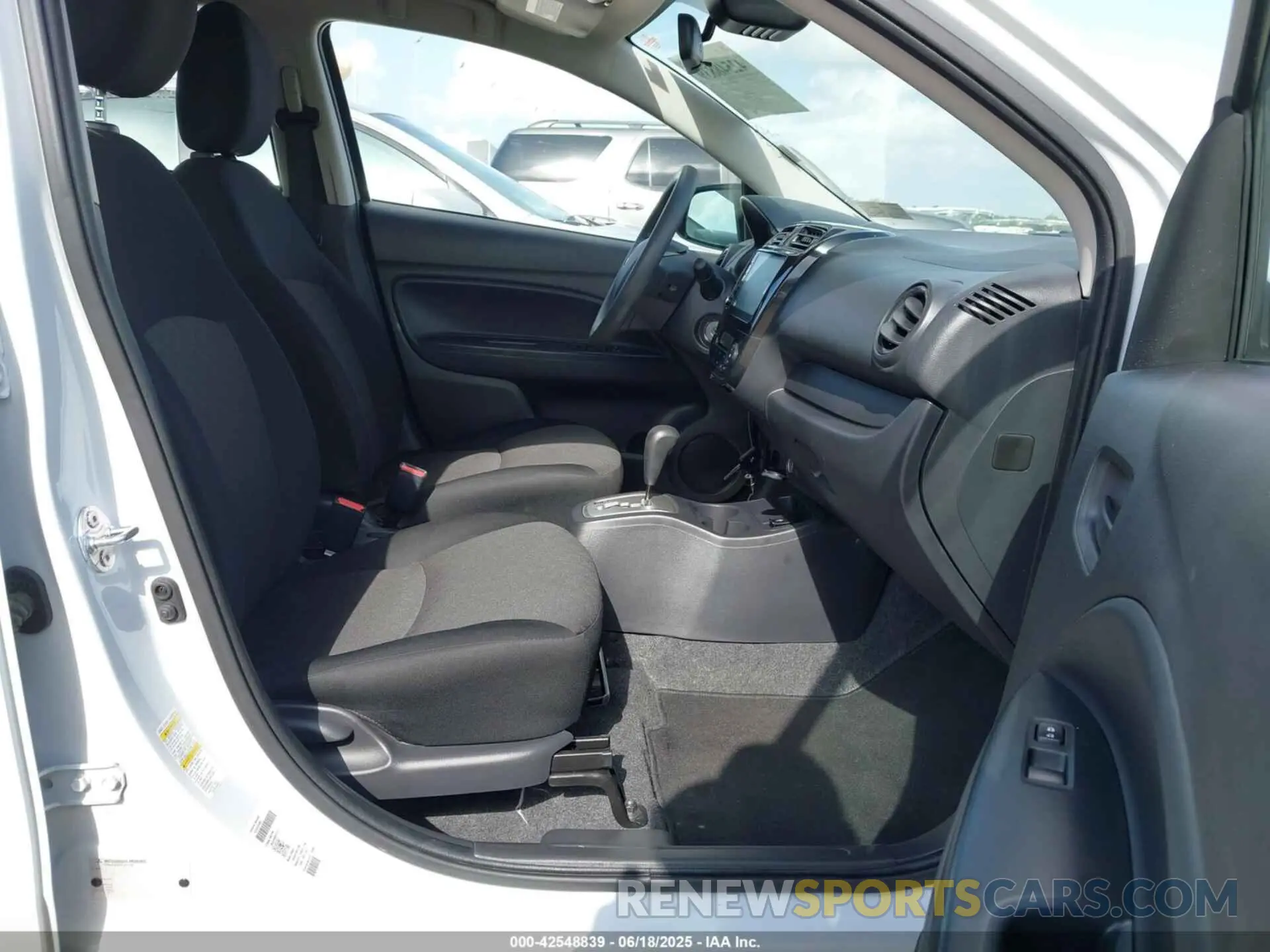 5 fotografías del automóvil dañado ML32AUHJ0RH024777 MITSUBISHI MIRAGE 2024