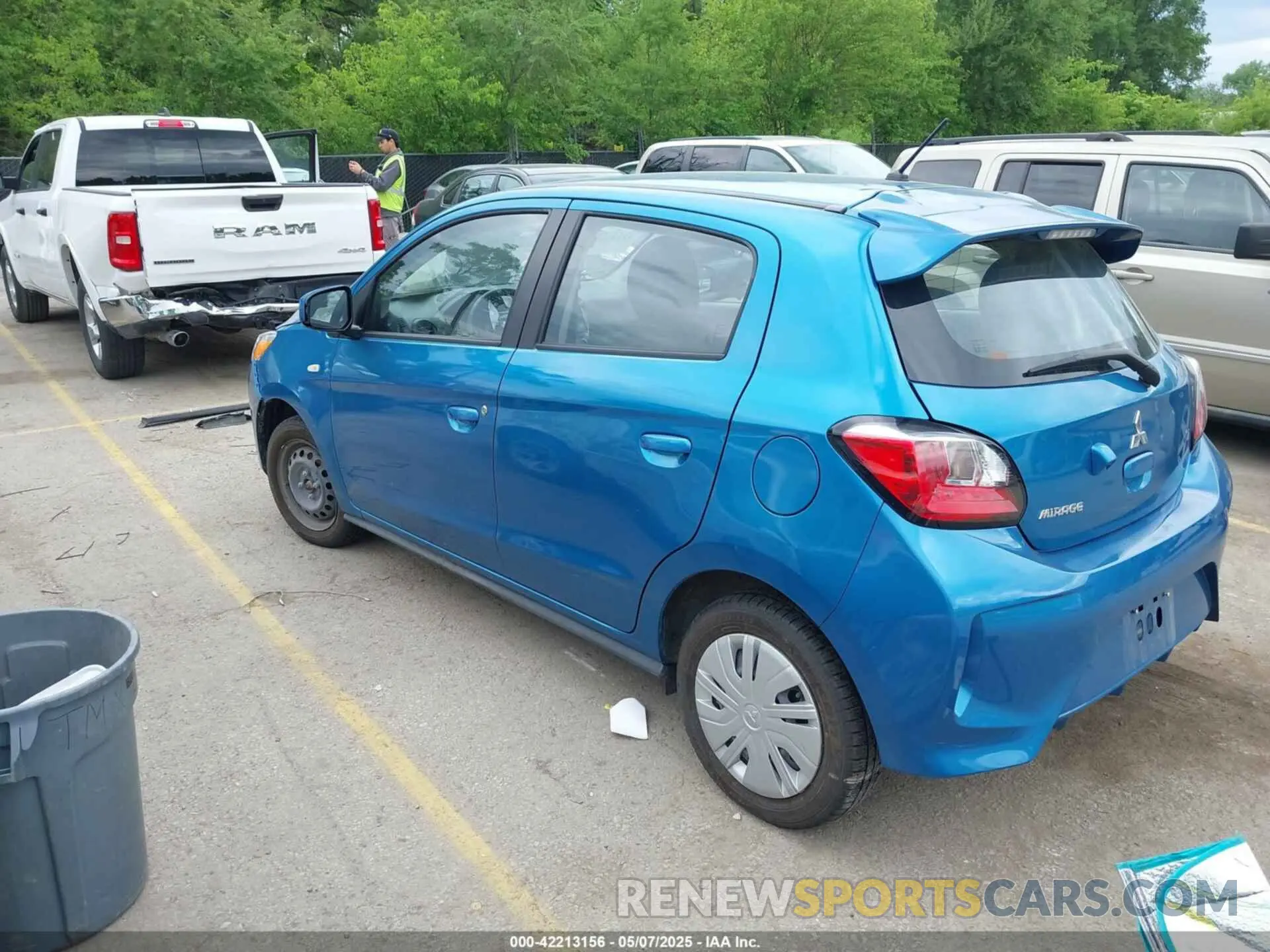 3 fotografías del automóvil dañado ML32AUHJ1RH010483 MITSUBISHI MIRAGE 2024