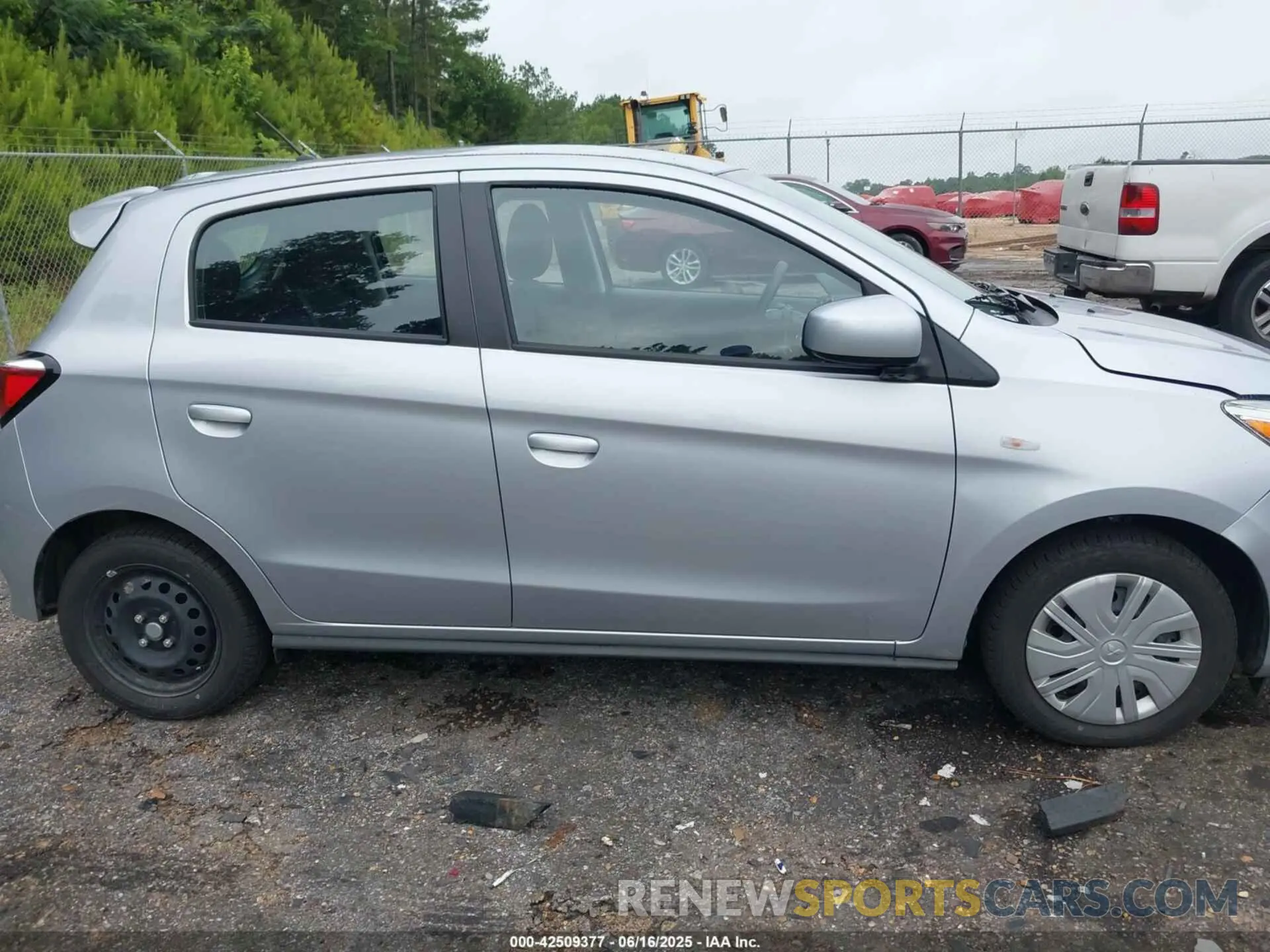 13 fotografías del automóvil dañado ML32AUHJ1RH021645 MITSUBISHI MIRAGE 2024
