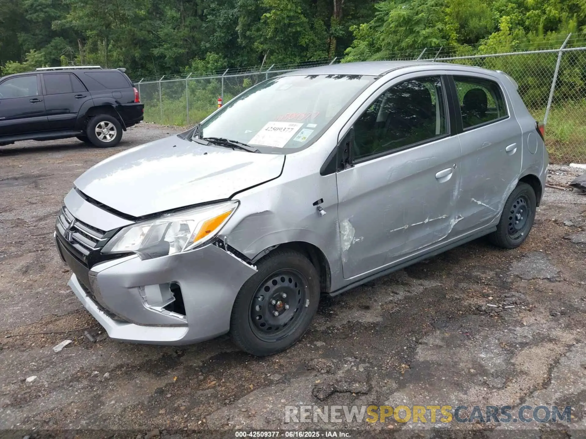 2 fotografías del automóvil dañado ML32AUHJ1RH021645 MITSUBISHI MIRAGE 2024