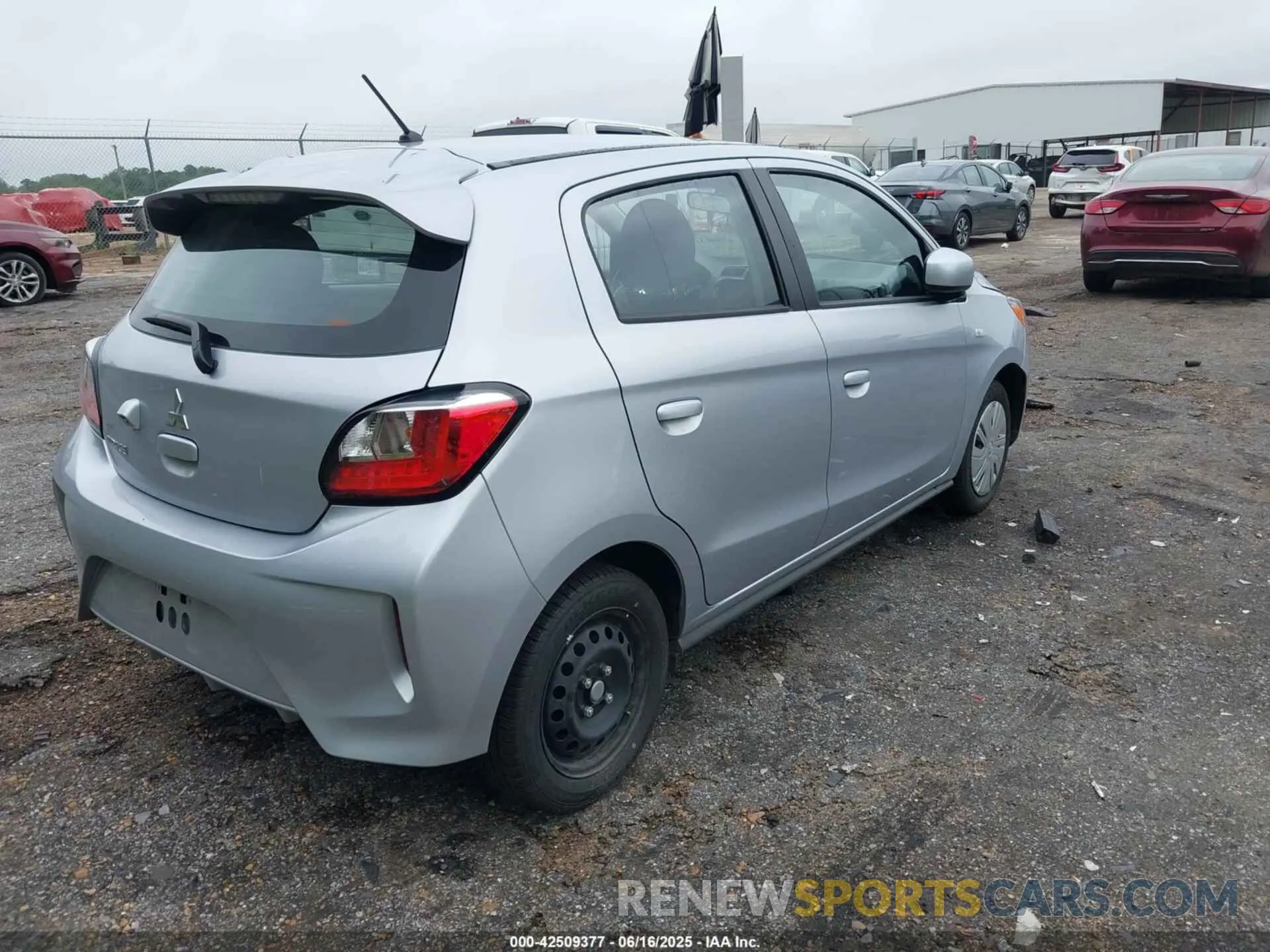 4 fotografías del automóvil dañado ML32AUHJ1RH021645 MITSUBISHI MIRAGE 2024