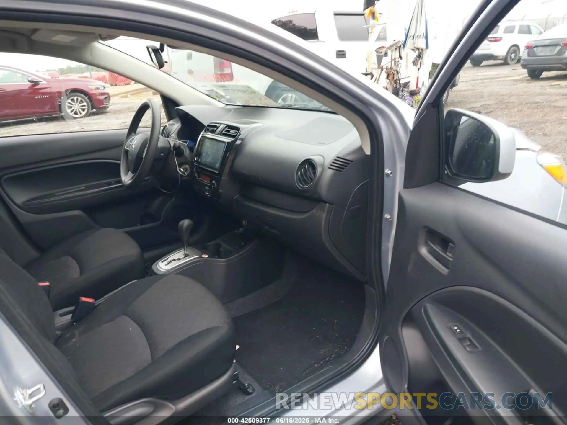 5 fotografías del automóvil dañado ML32AUHJ1RH021645 MITSUBISHI MIRAGE 2024