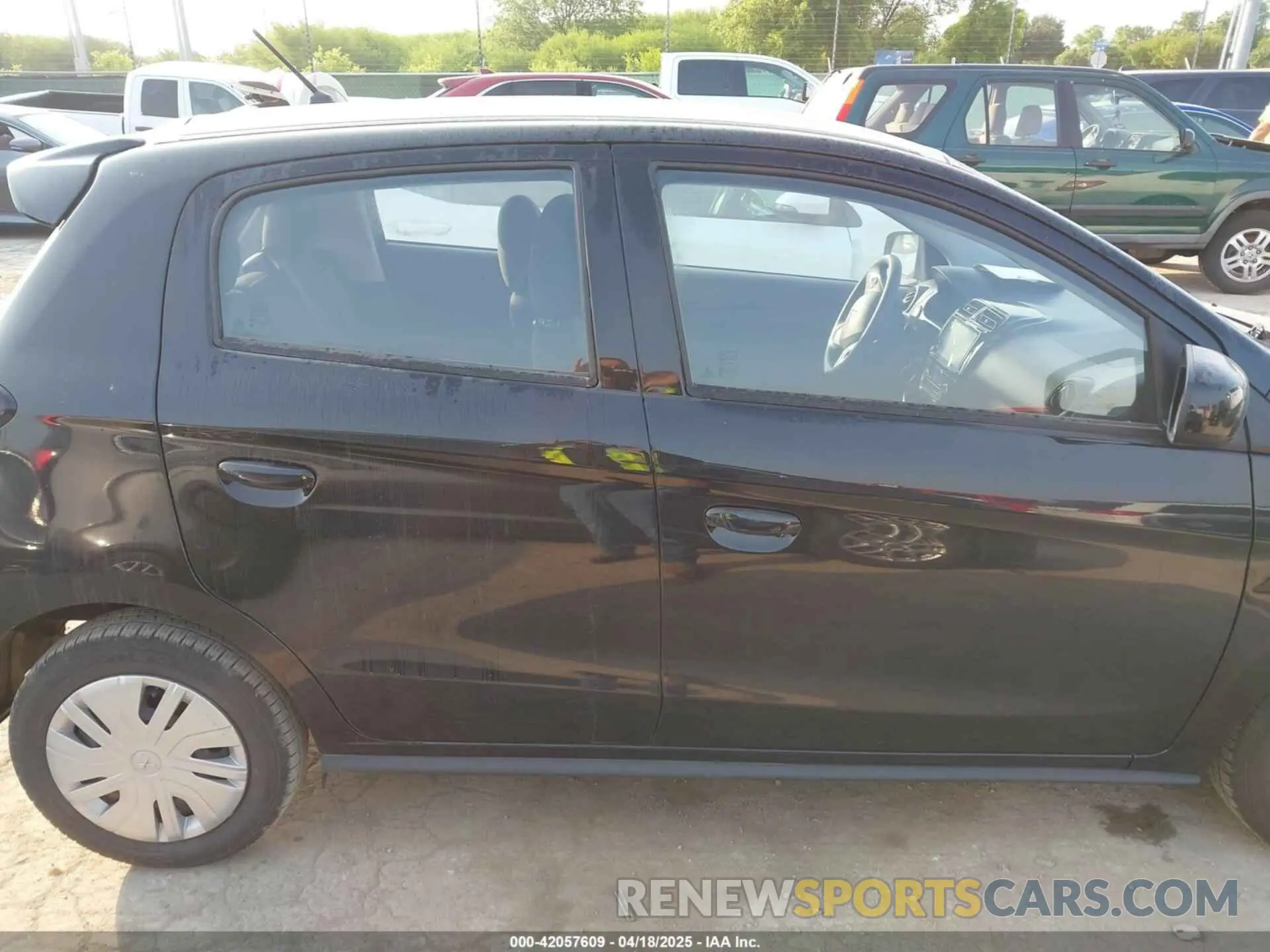 13 fotografías del automóvil dañado ML32AUHJ1RH021693 MITSUBISHI MIRAGE 2024