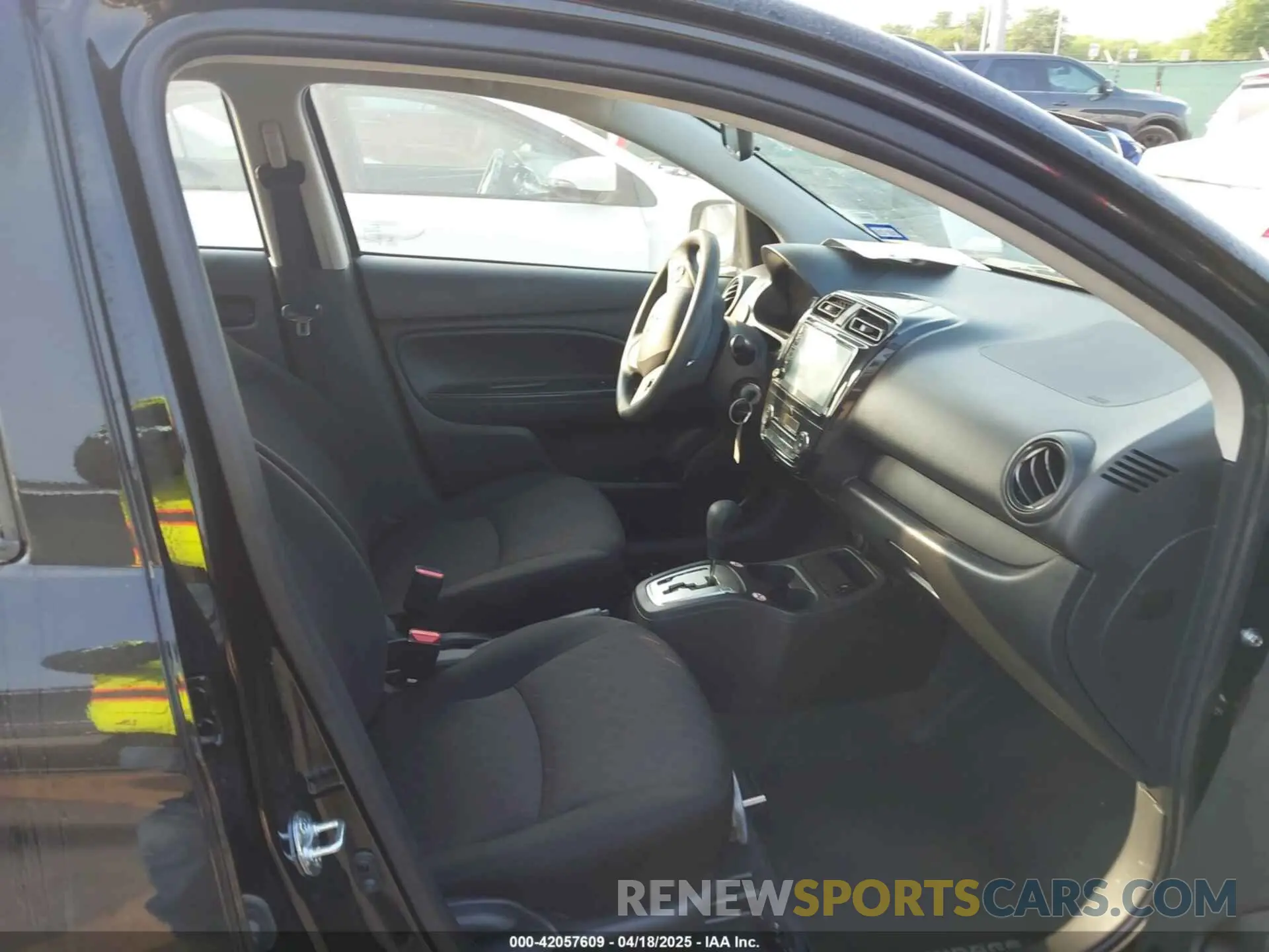 5 fotografías del automóvil dañado ML32AUHJ1RH021693 MITSUBISHI MIRAGE 2024