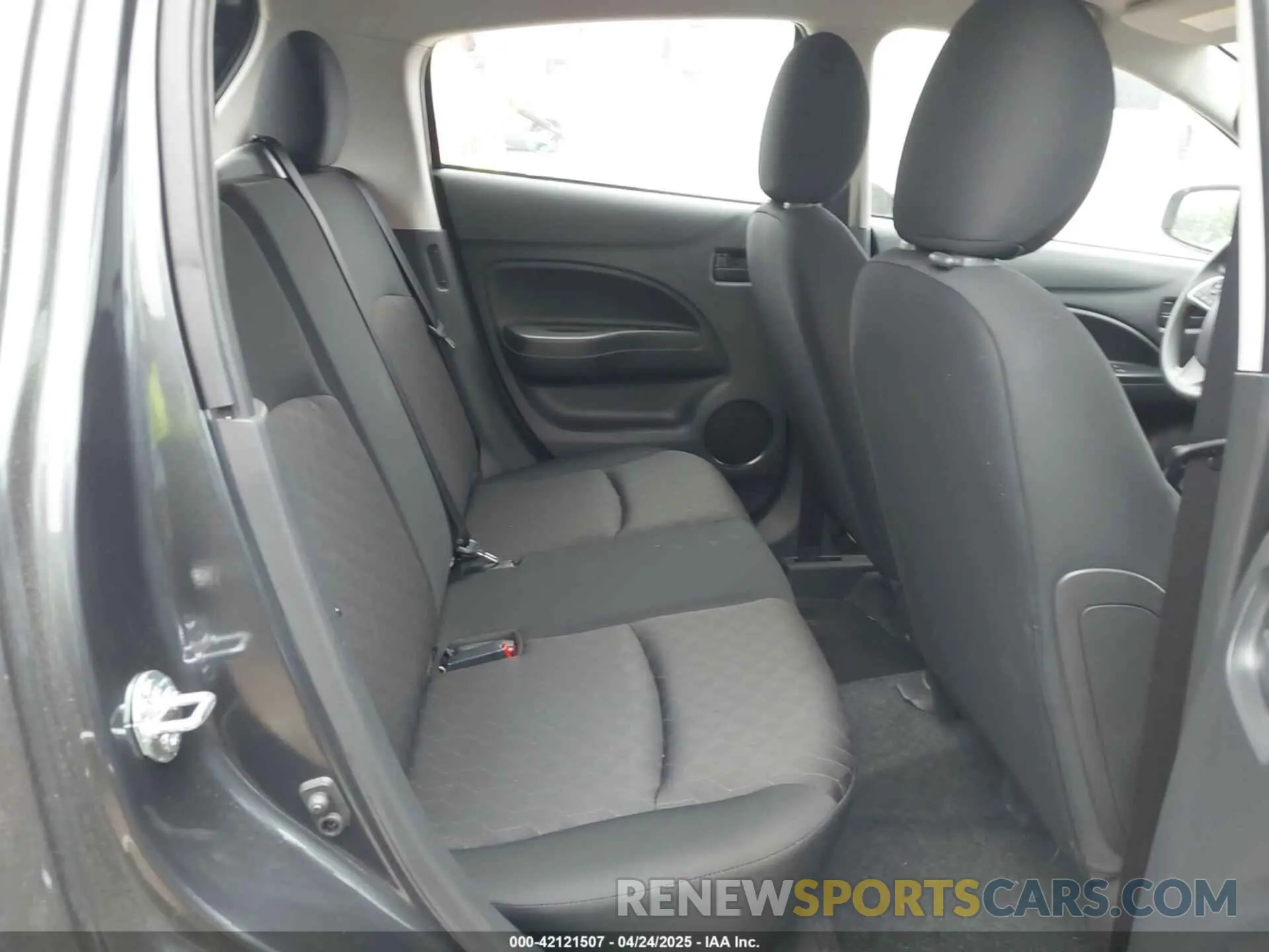8 fotografías del automóvil dañado ML32AUHJ1RH024822 MITSUBISHI MIRAGE 2024