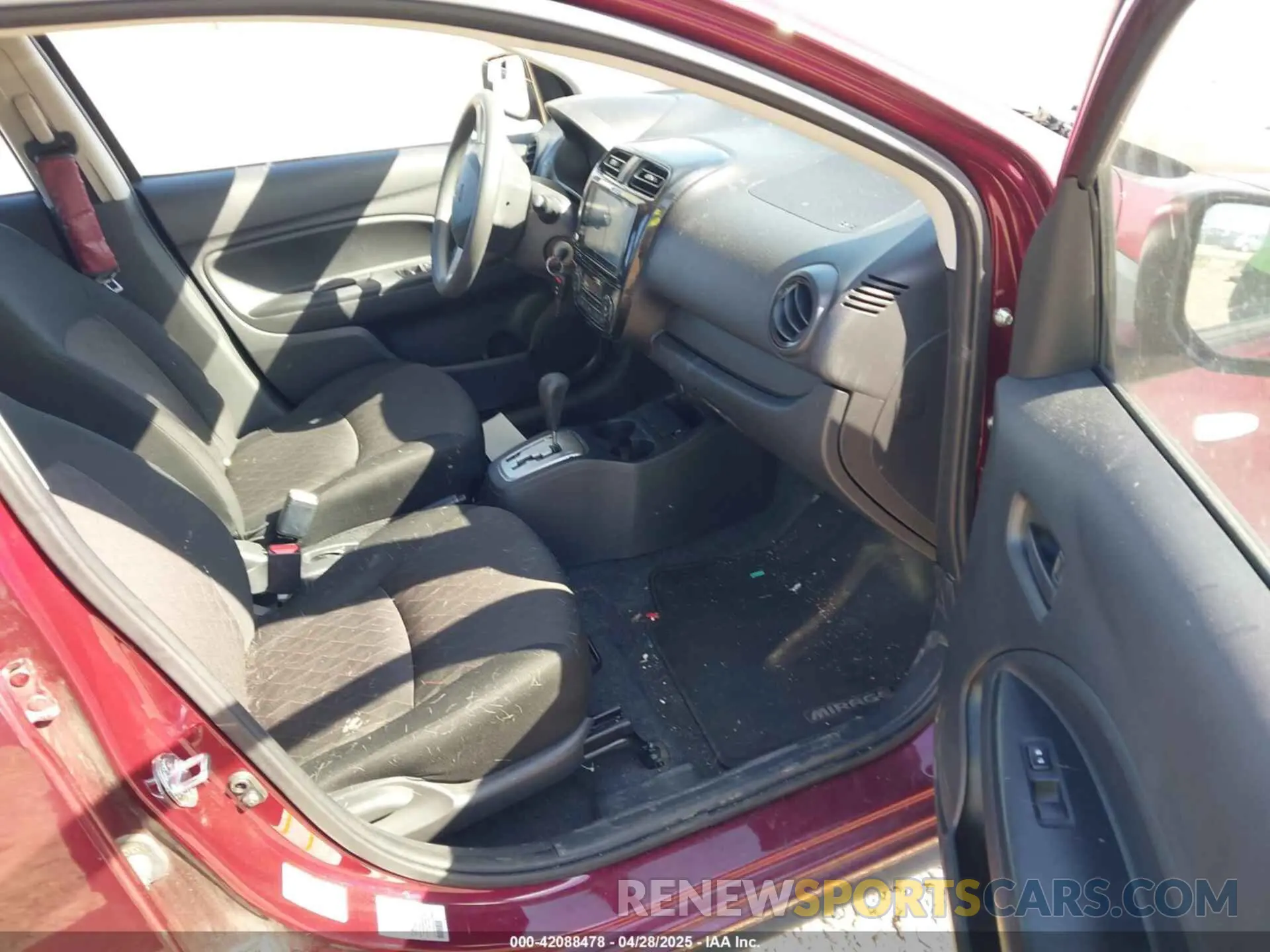 5 fotografías del automóvil dañado ML32AUHJ2RH004188 MITSUBISHI MIRAGE 2024