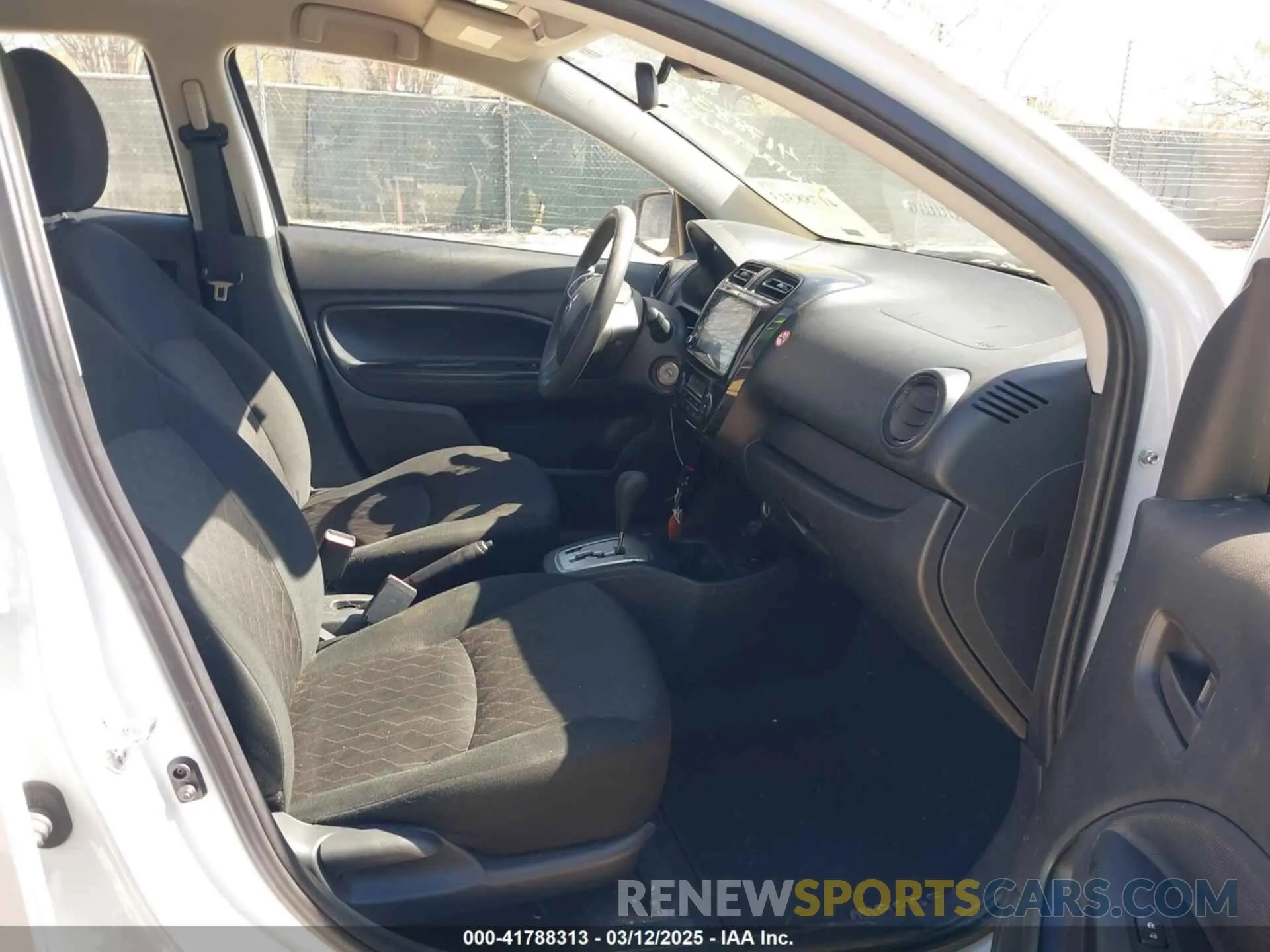 5 fotografías del automóvil dañado ML32AUHJ2RH013490 MITSUBISHI MIRAGE 2024