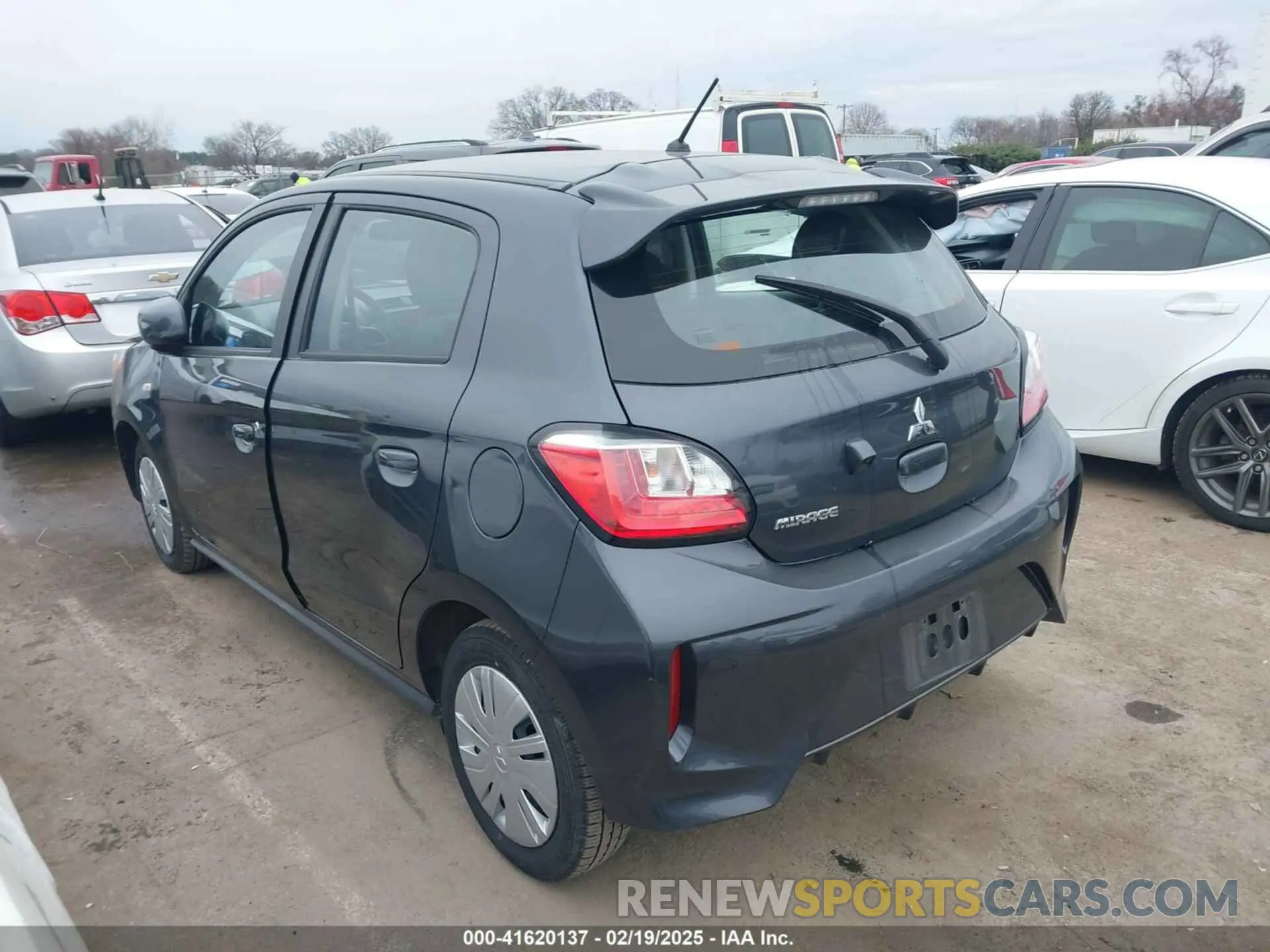 3 fotografías del automóvil dañado ML32AUHJ3RH008069 MITSUBISHI MIRAGE 2024