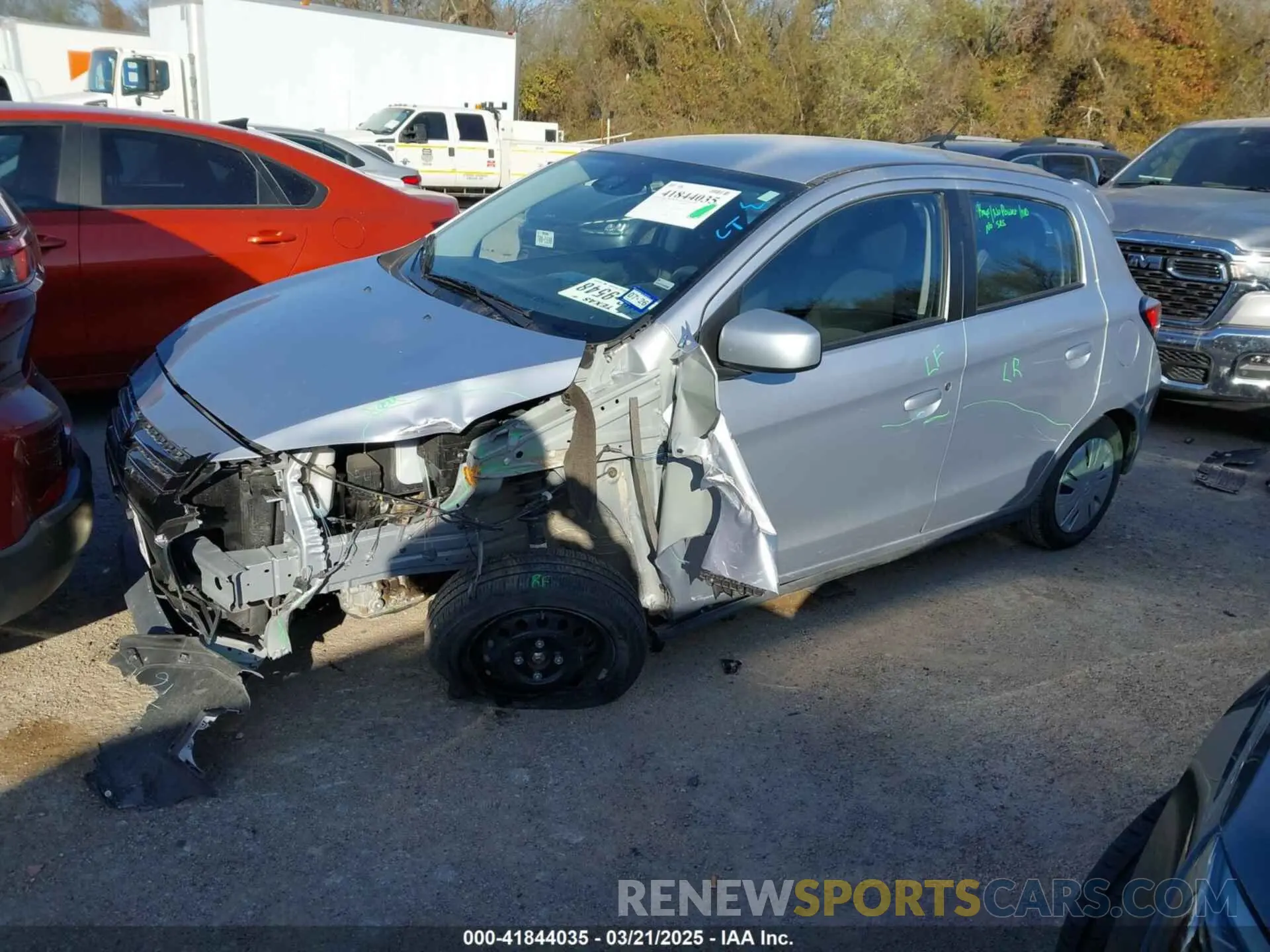 2 fotografías del automóvil dañado ML32AUHJ3RH012283 MITSUBISHI MIRAGE 2024