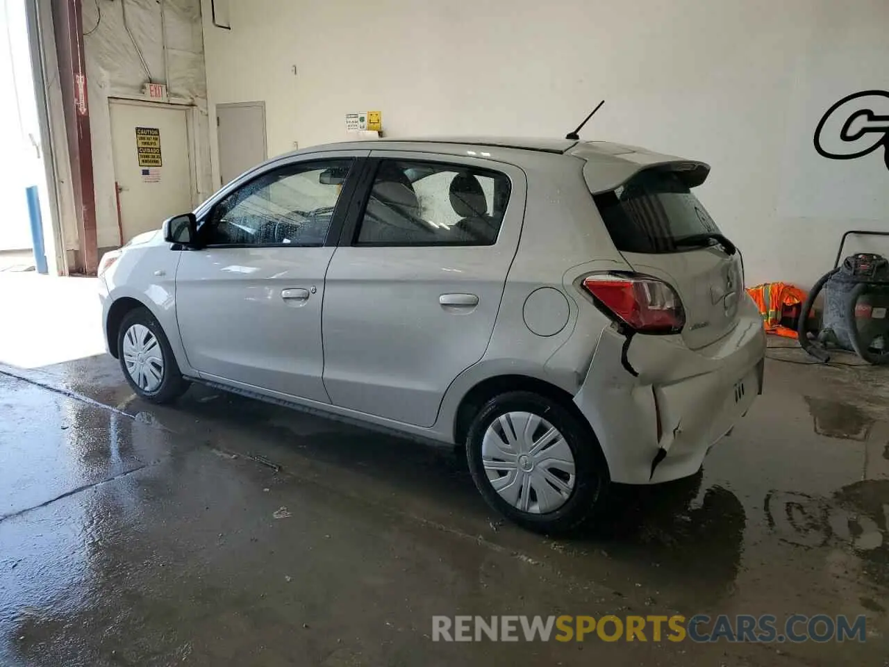2 fotografías del automóvil dañado ML32AUHJ3RH013224 MITSUBISHI MIRAGE 2024