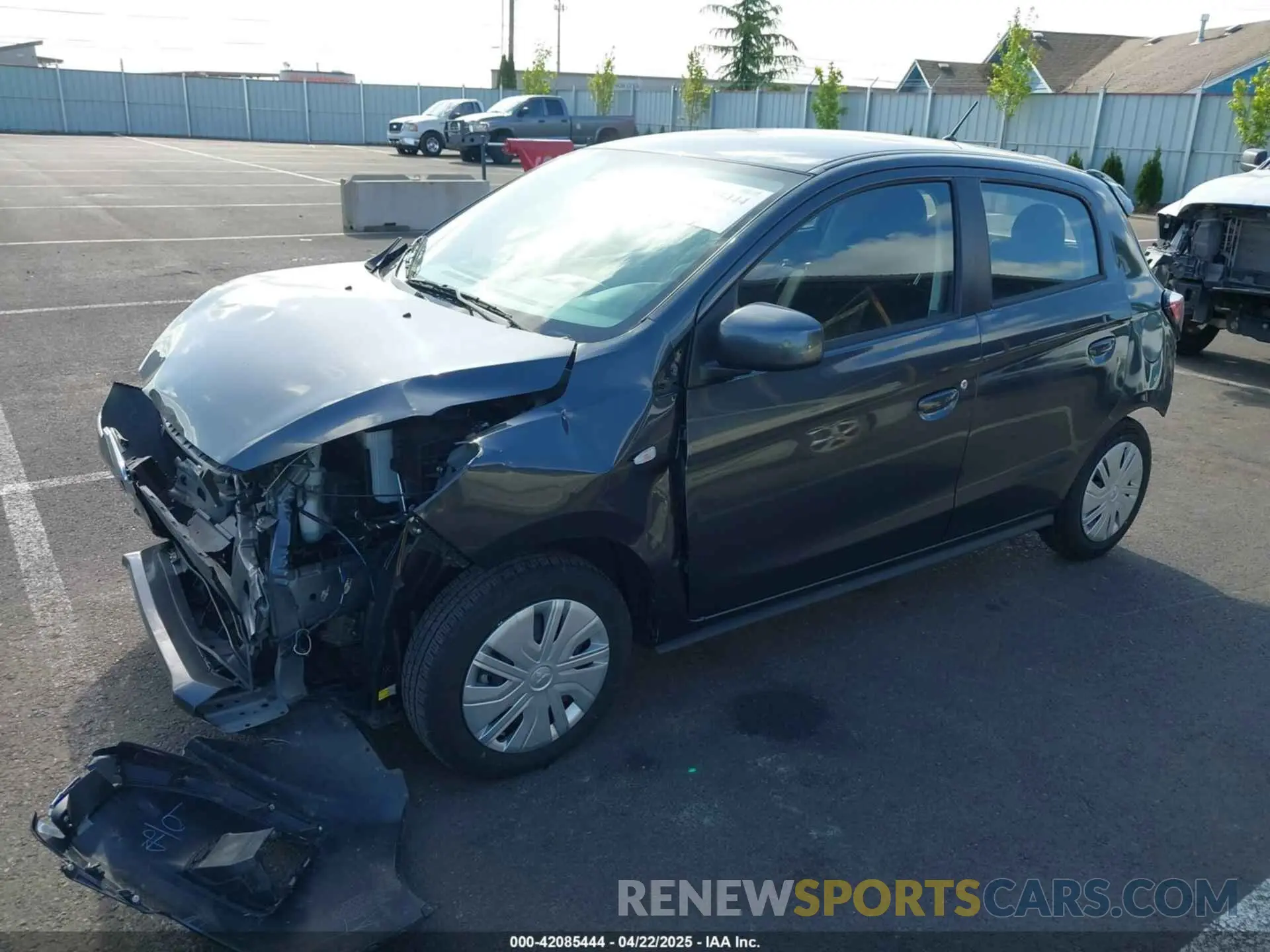 2 fotografías del automóvil dañado ML32AUHJ3RH013336 MITSUBISHI MIRAGE 2024