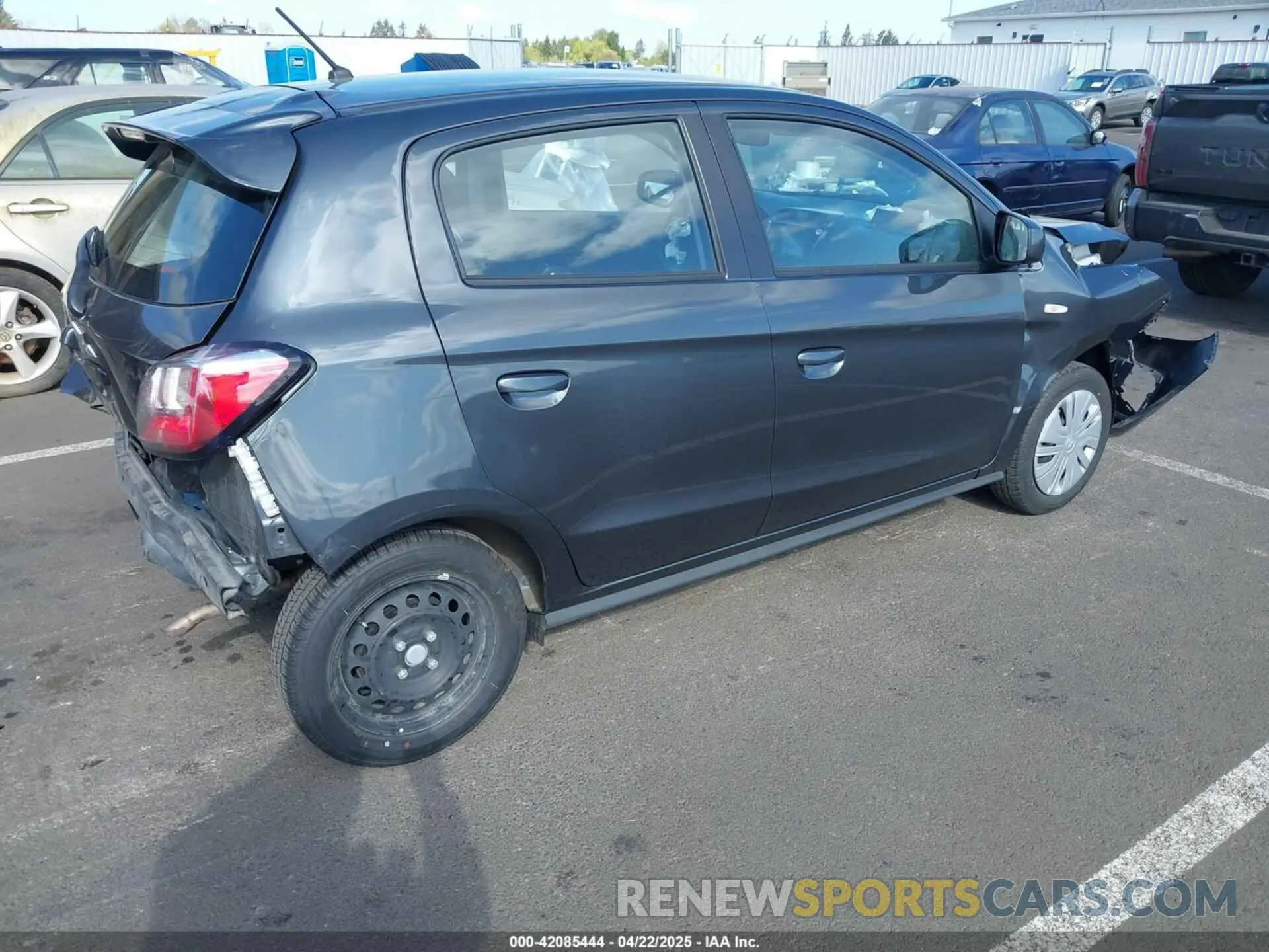 4 fotografías del automóvil dañado ML32AUHJ3RH013336 MITSUBISHI MIRAGE 2024