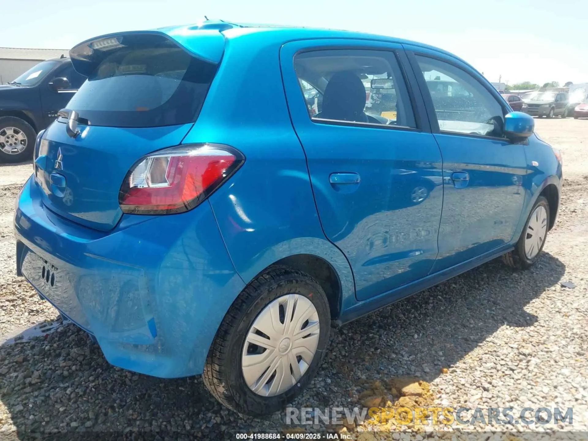 4 fotografías del automóvil dañado ML32AUHJ3RH035577 MITSUBISHI MIRAGE 2024