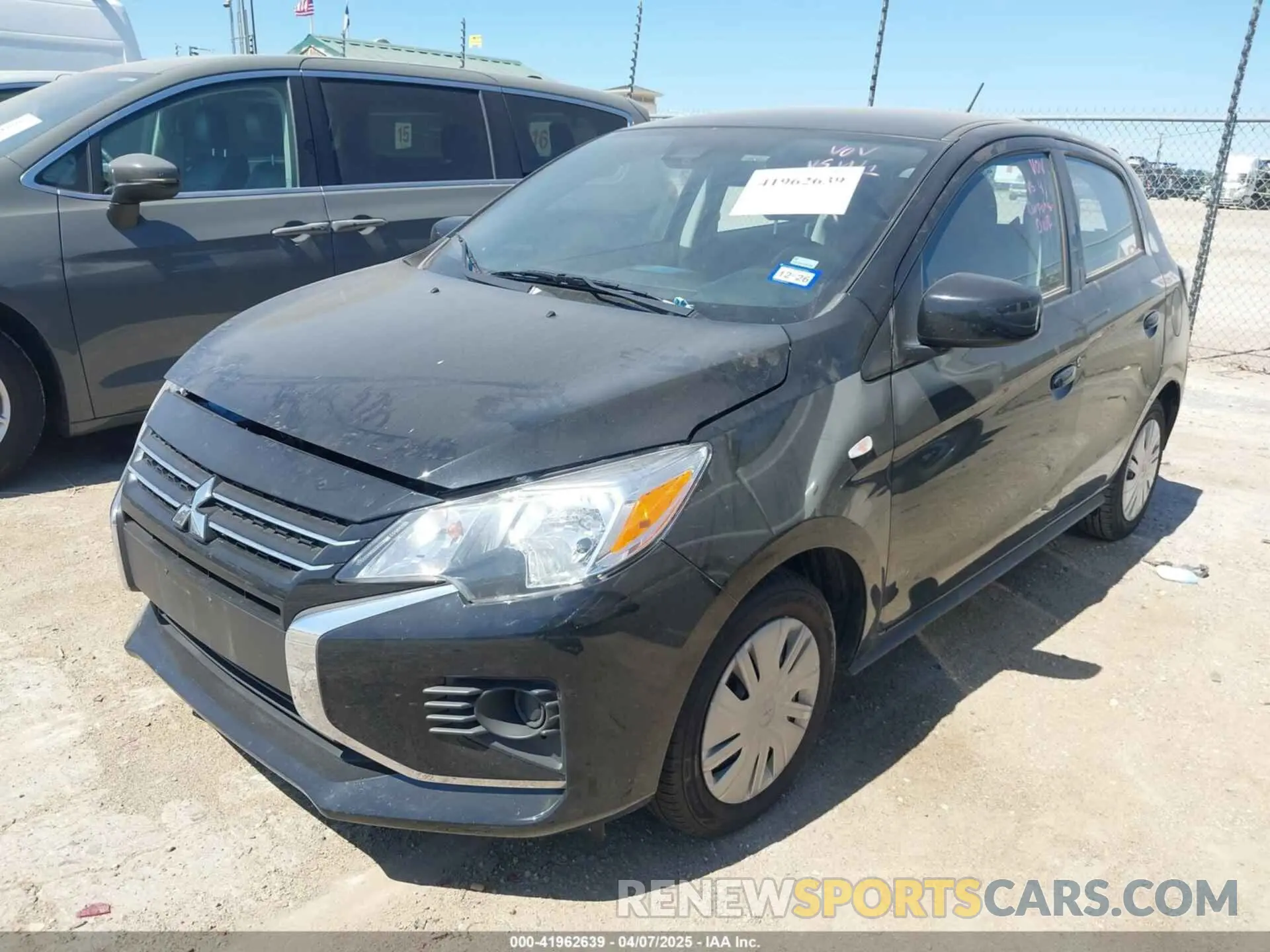2 fotografías del automóvil dañado ML32AUHJ5RH031093 MITSUBISHI MIRAGE 2024