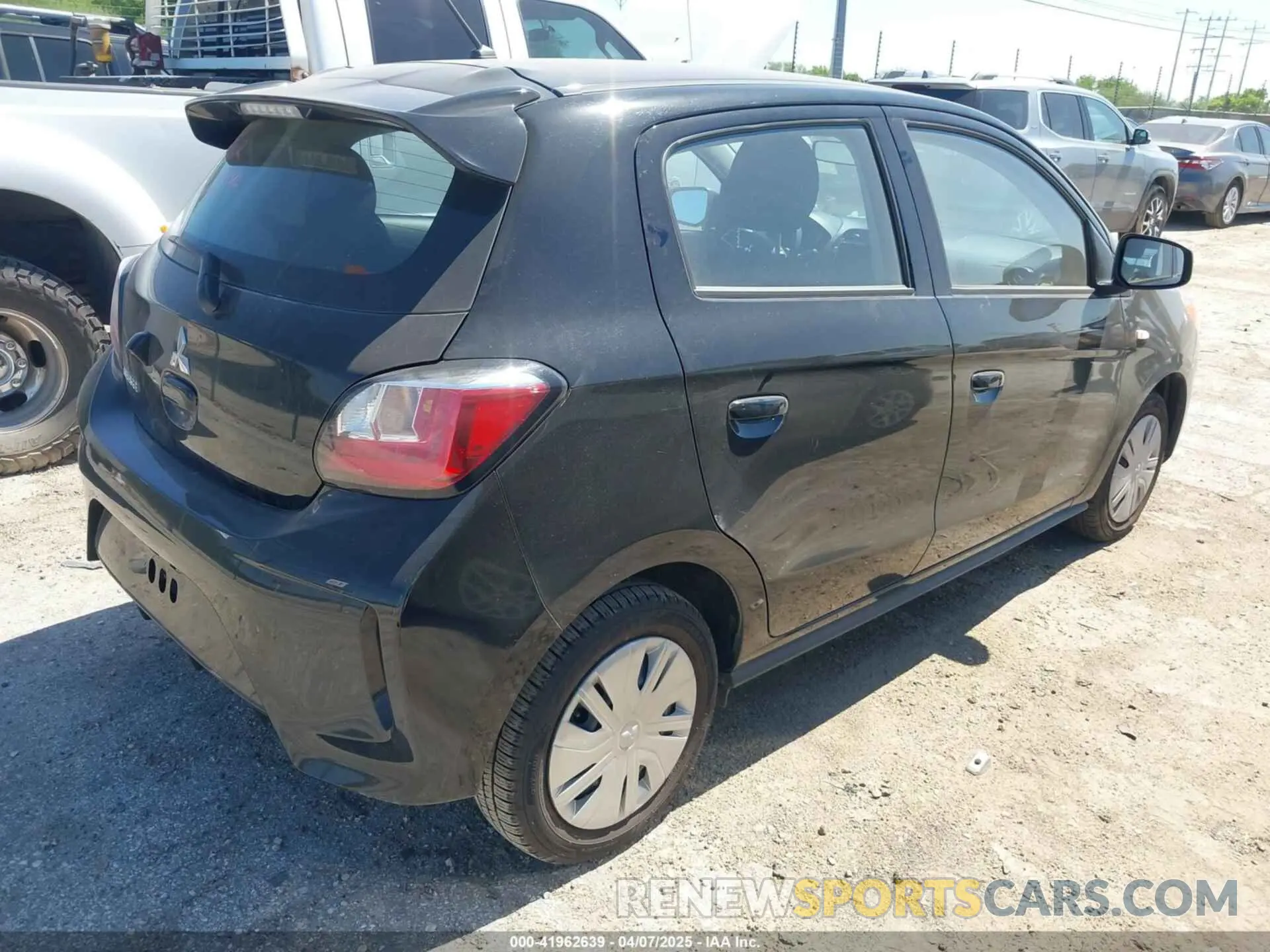 4 fotografías del automóvil dañado ML32AUHJ5RH031093 MITSUBISHI MIRAGE 2024