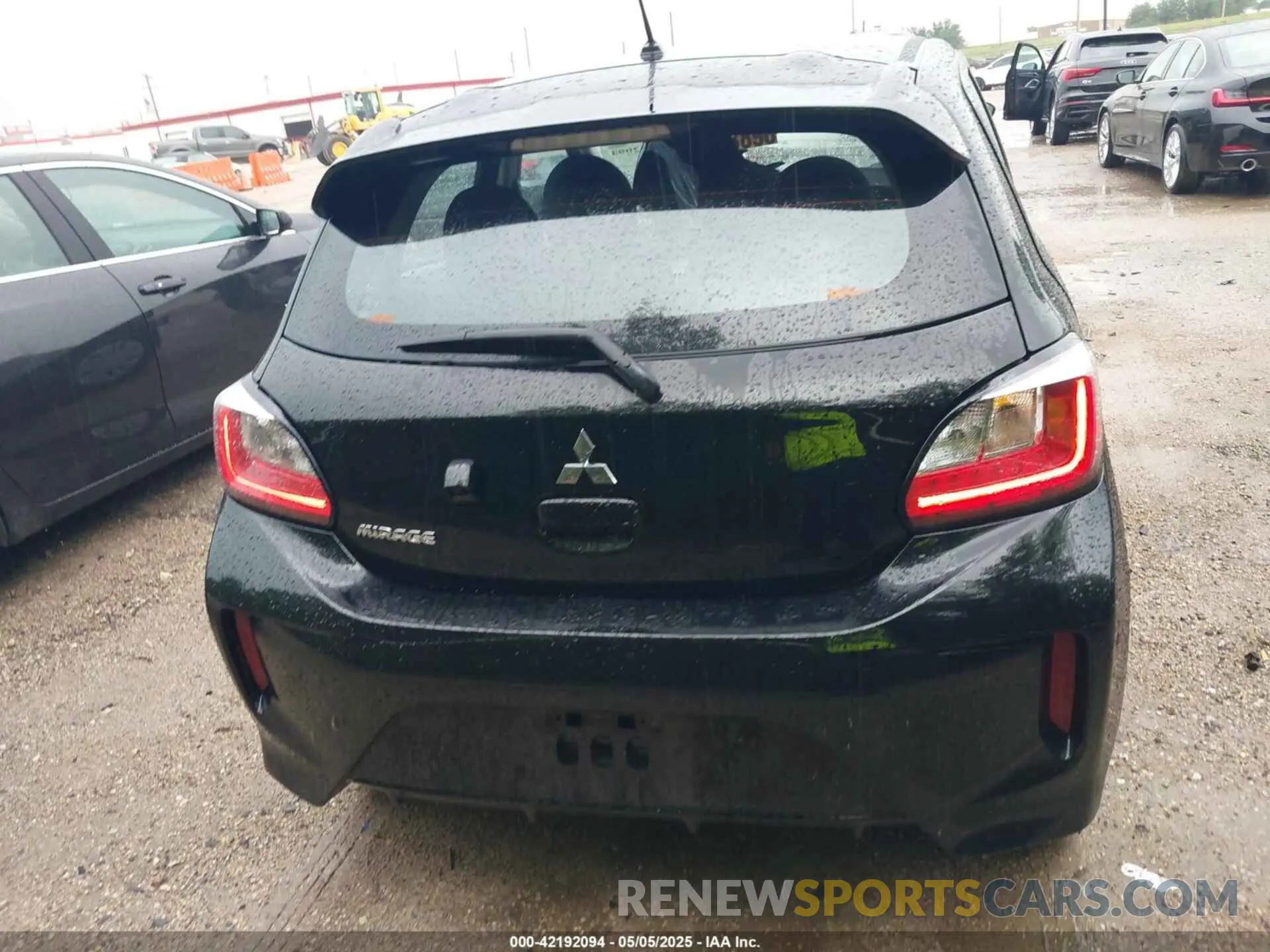 16 fotografías del automóvil dañado ML32AUHJ5RH038111 MITSUBISHI MIRAGE 2024