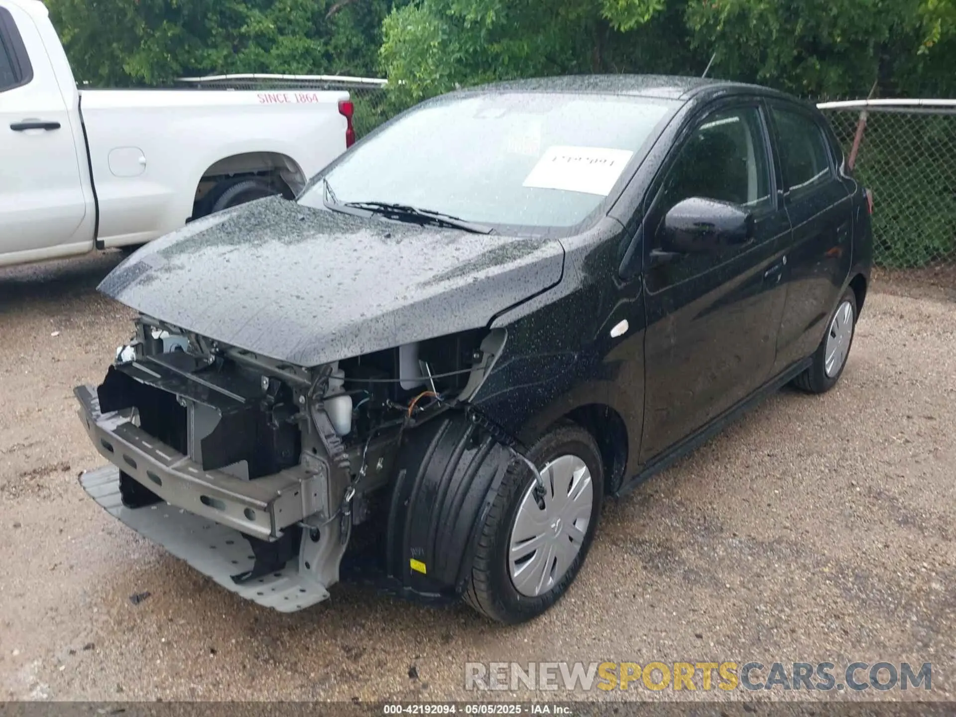 2 fotografías del automóvil dañado ML32AUHJ5RH038111 MITSUBISHI MIRAGE 2024